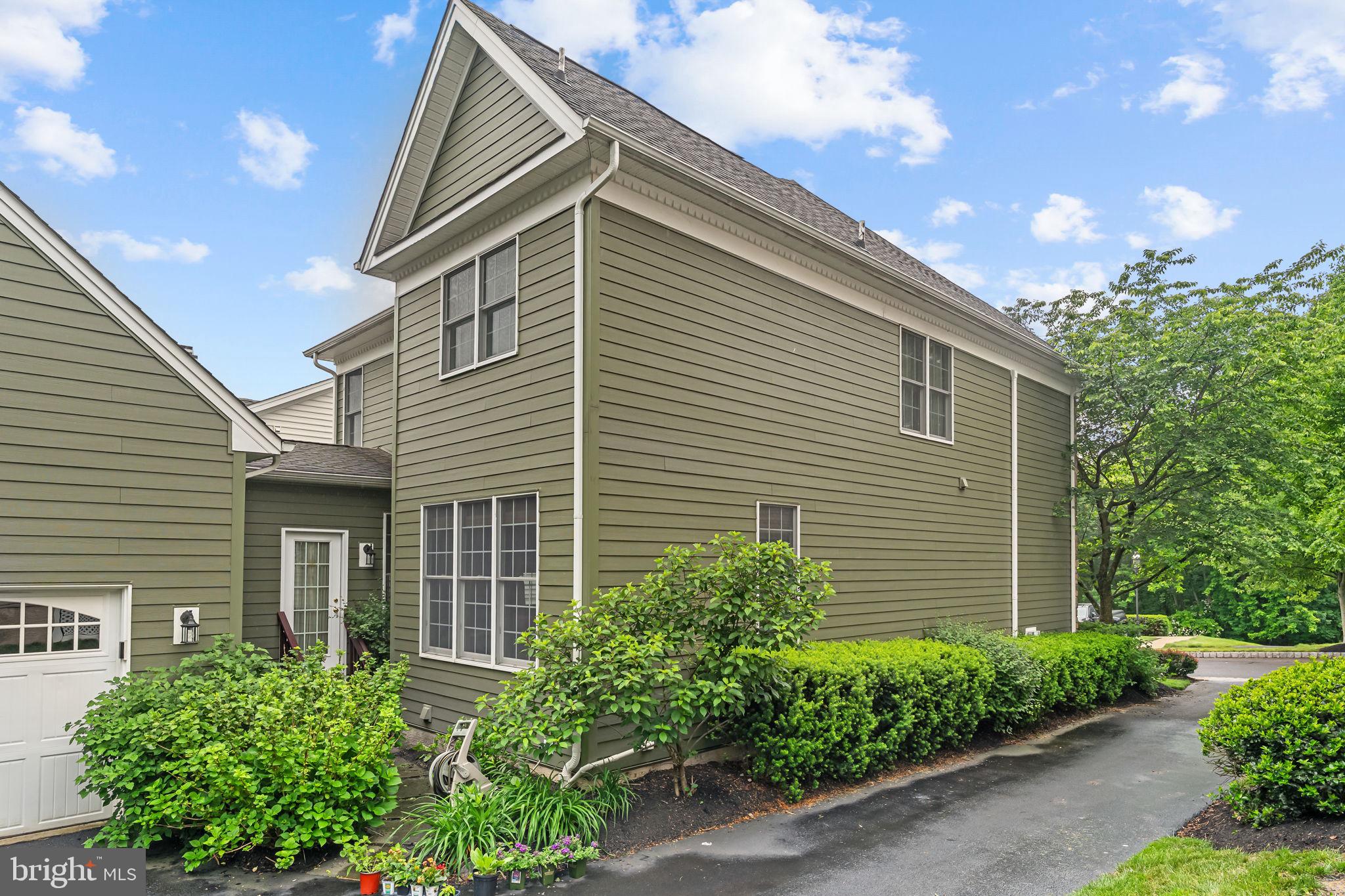 NEW BRITAIN WALK - Residential