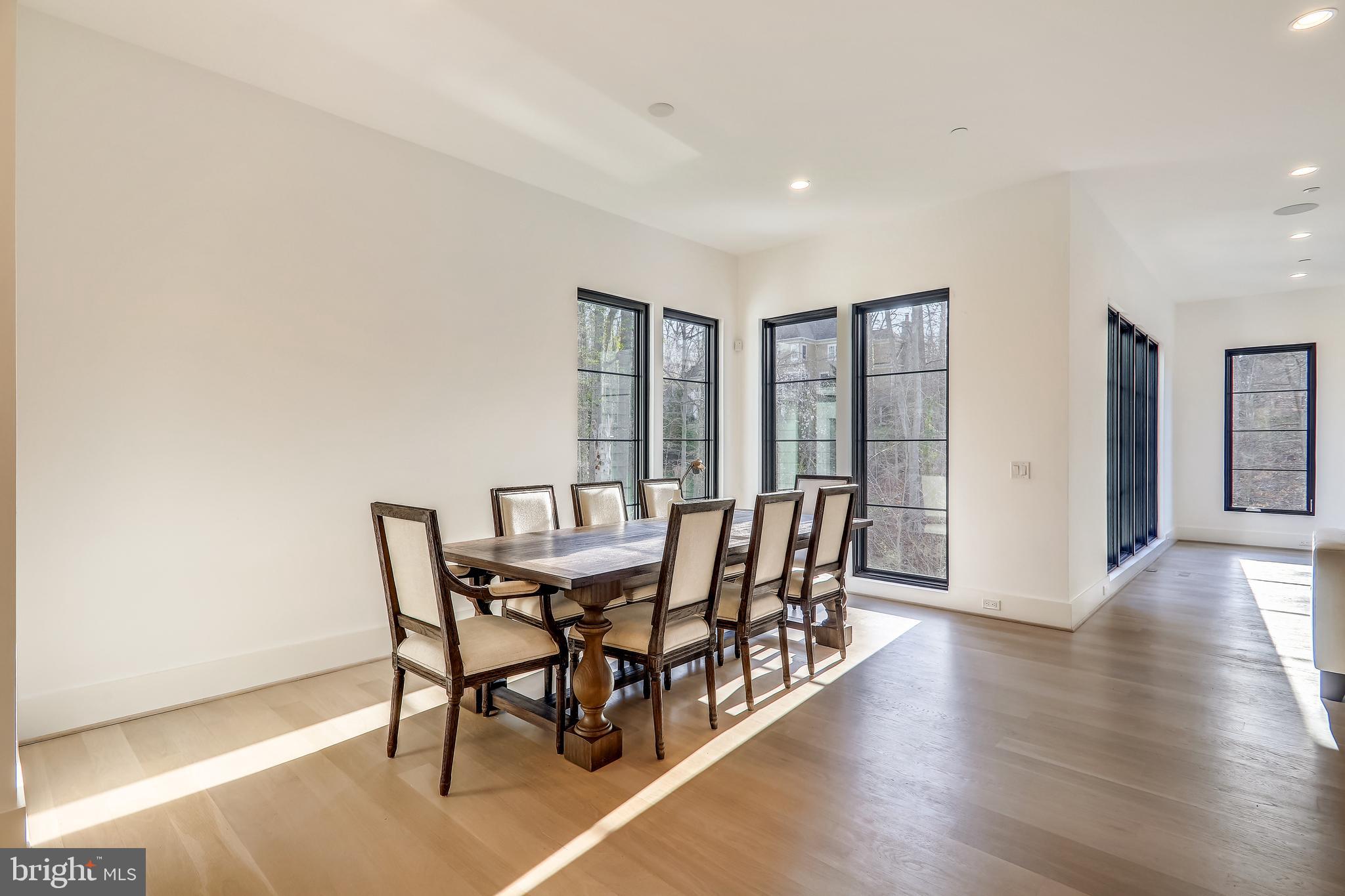 BRADLEY HILLS GROVE - Residential