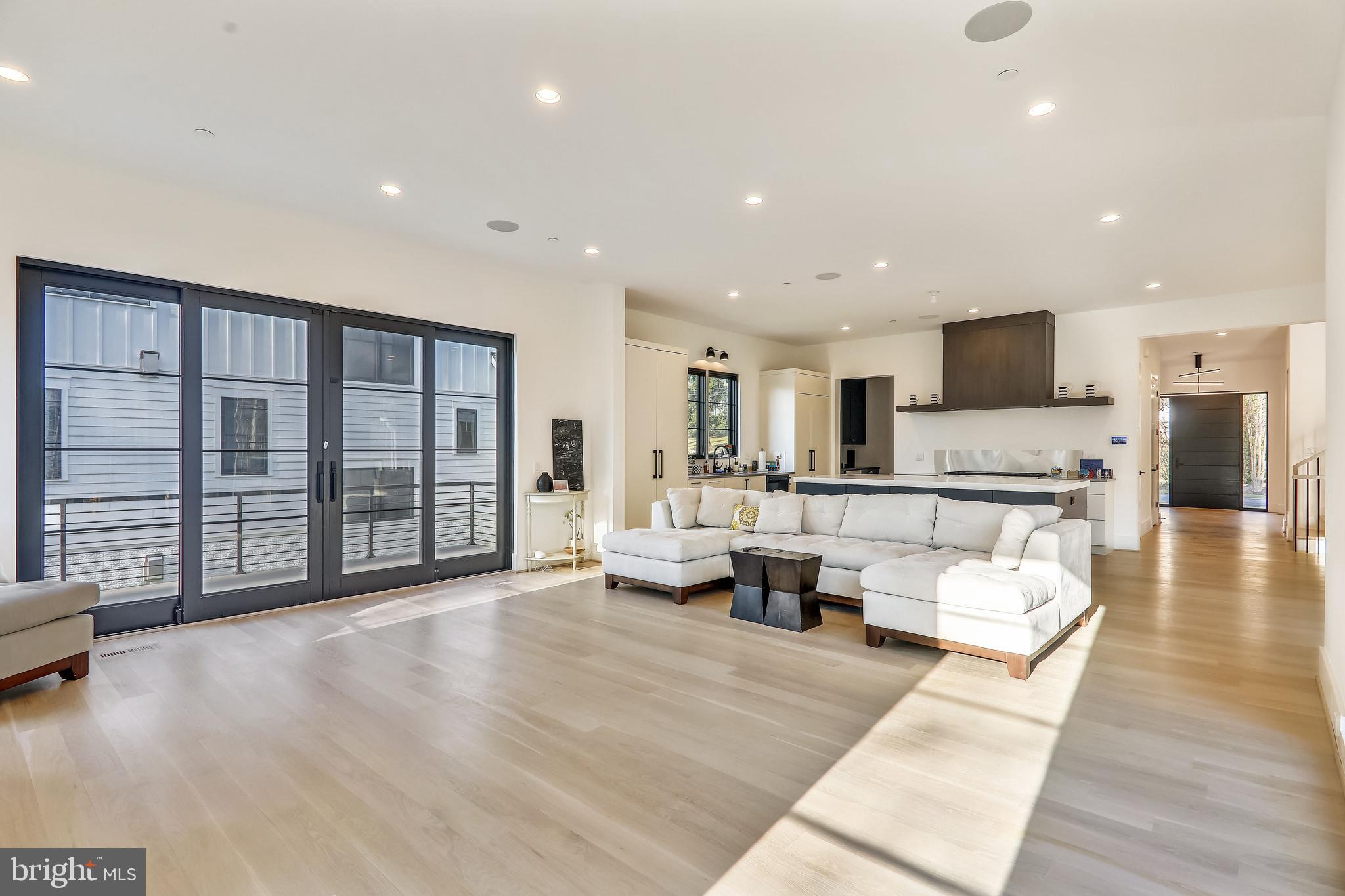 BRADLEY HILLS GROVE - Residential