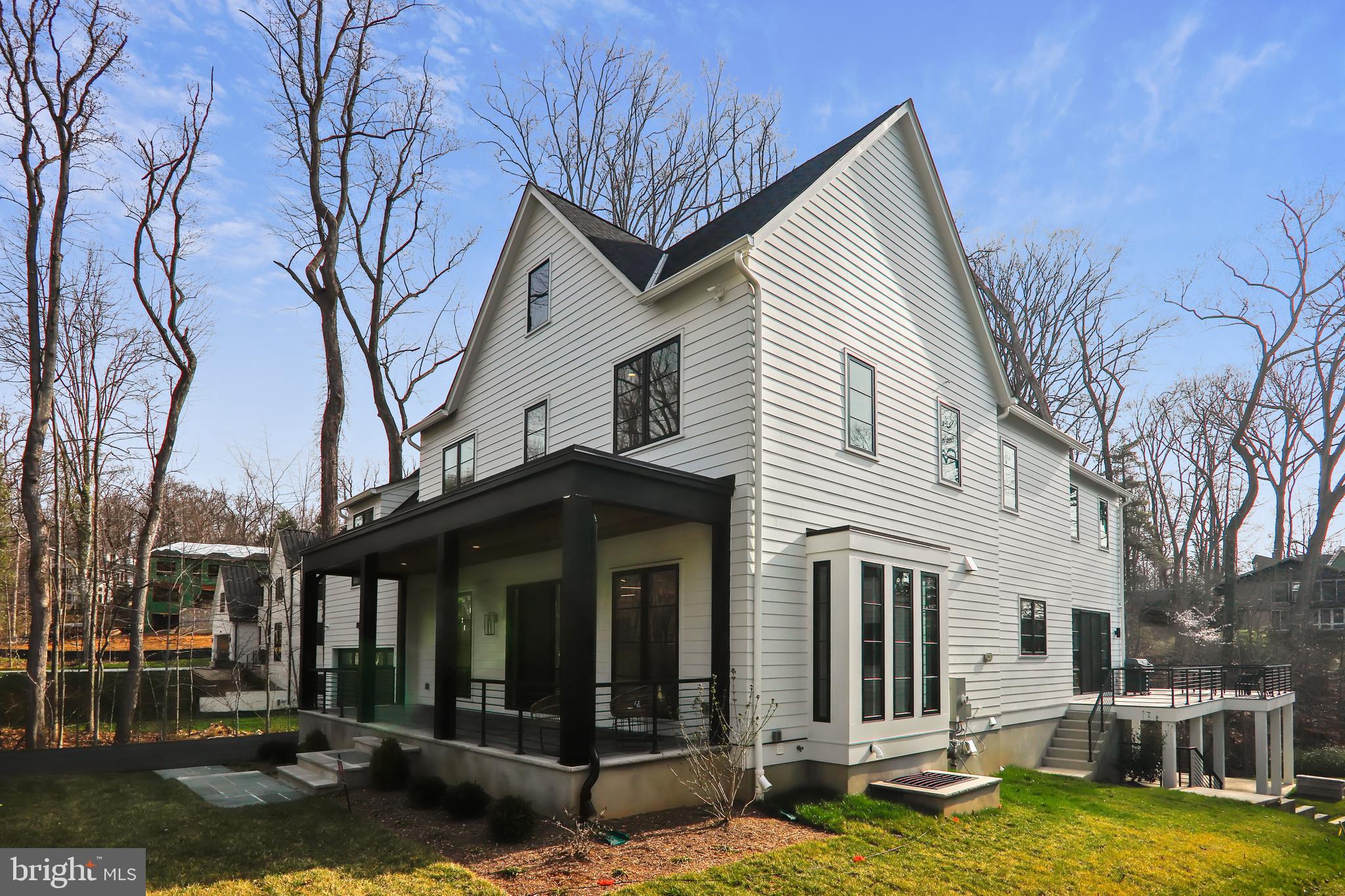 BRADLEY HILLS GROVE - Residential