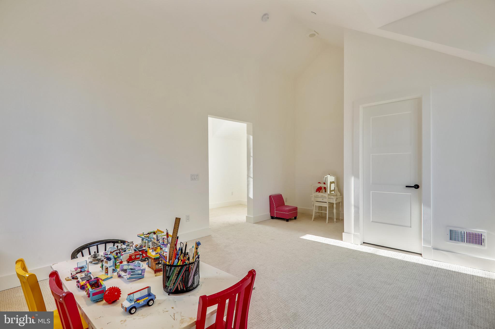BRADLEY HILLS GROVE - Residential