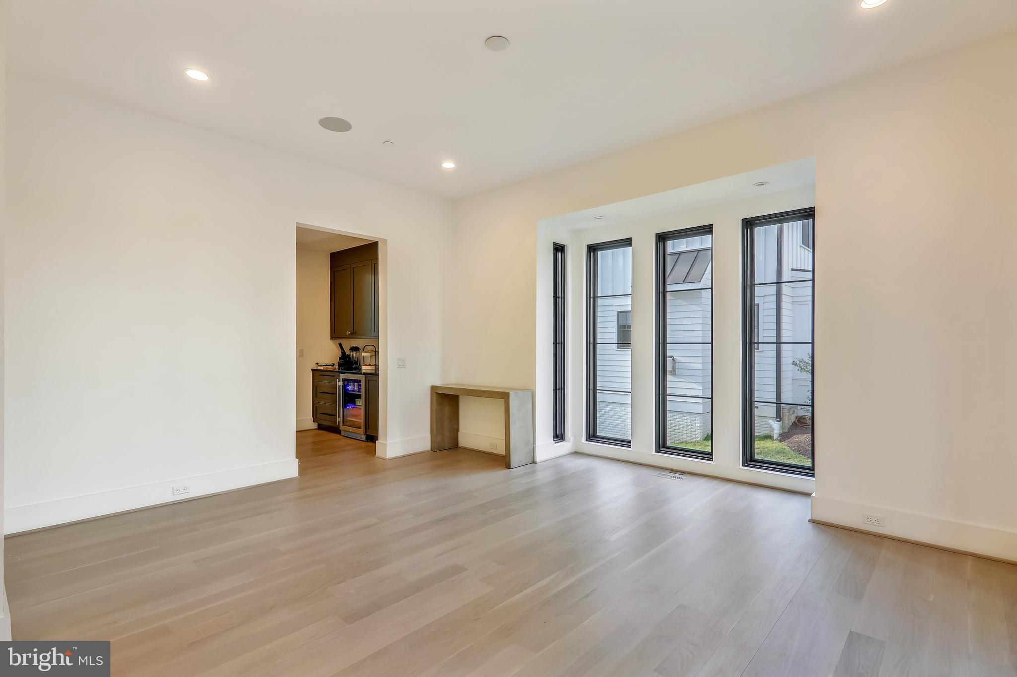 BRADLEY HILLS GROVE - Residential