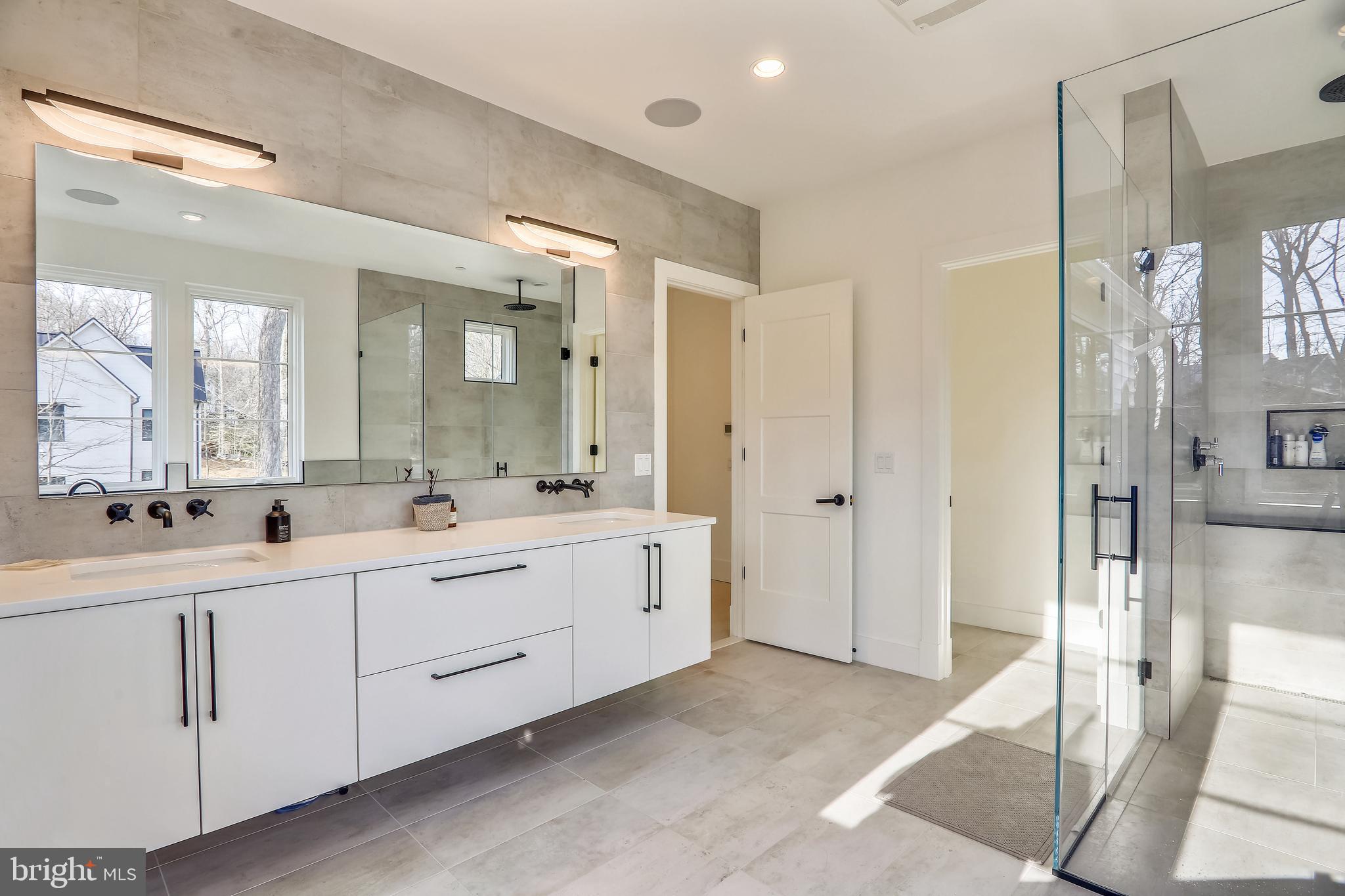 BRADLEY HILLS GROVE - Residential
