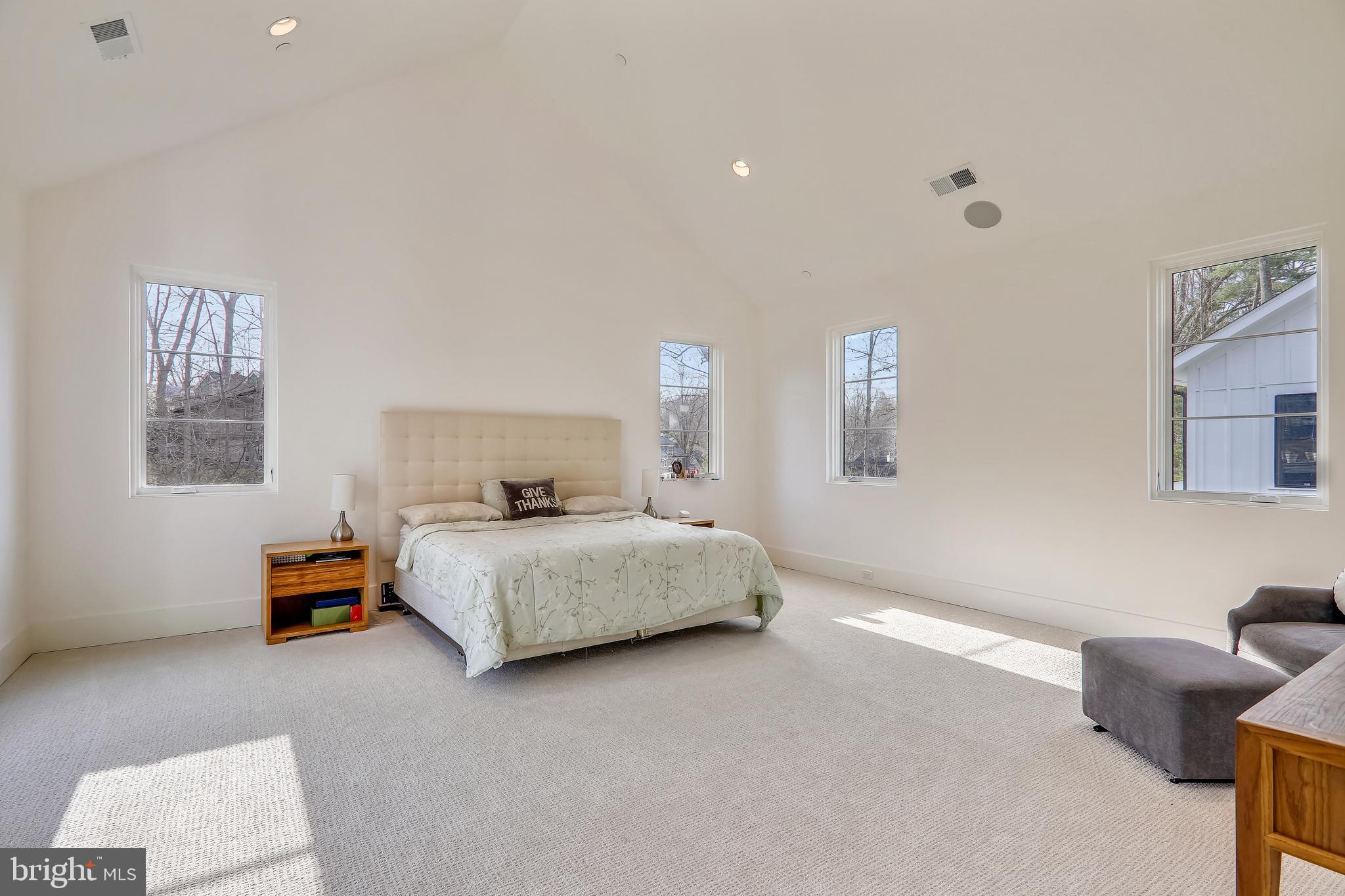 BRADLEY HILLS GROVE - Residential