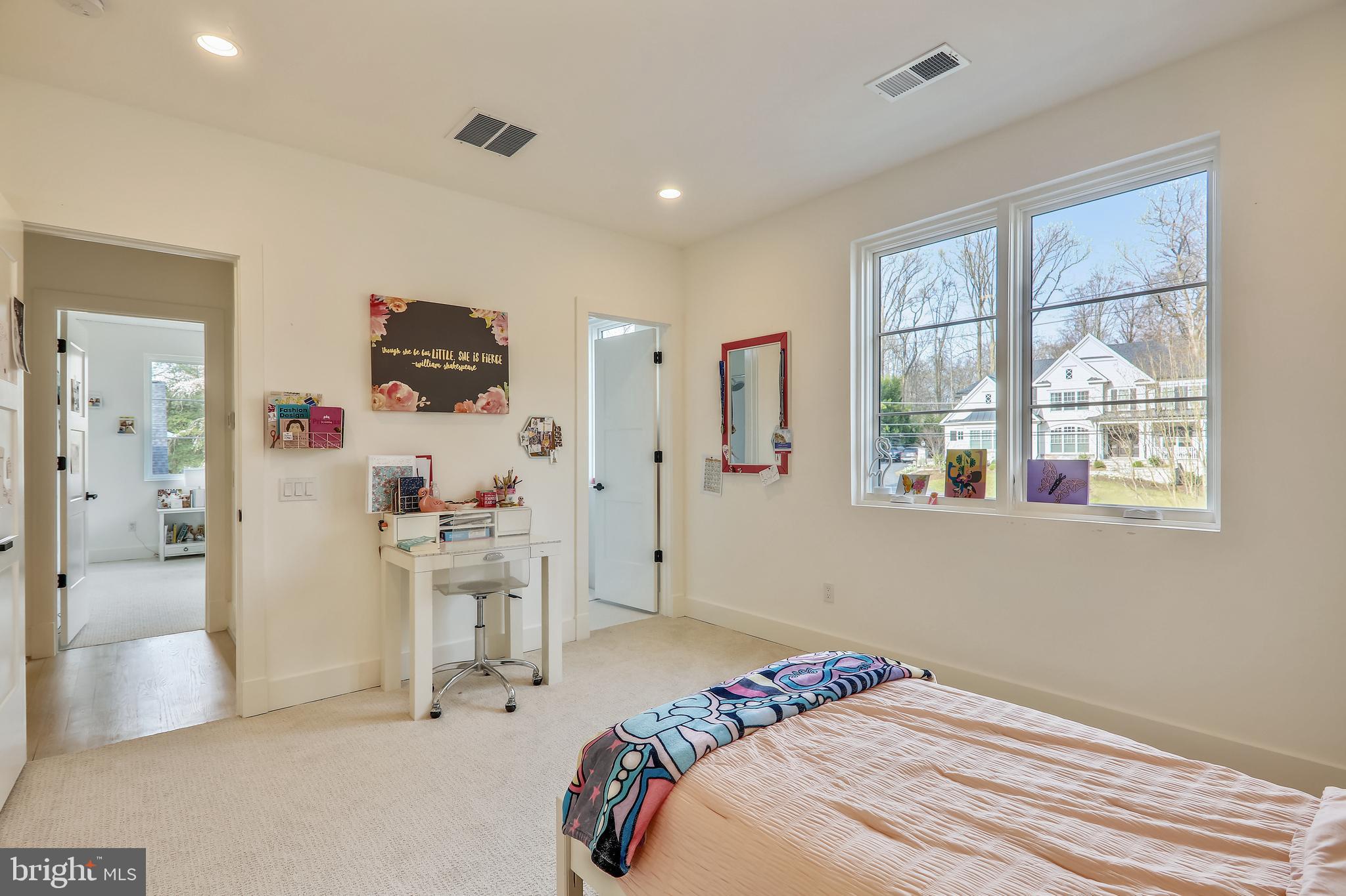 BRADLEY HILLS GROVE - Residential