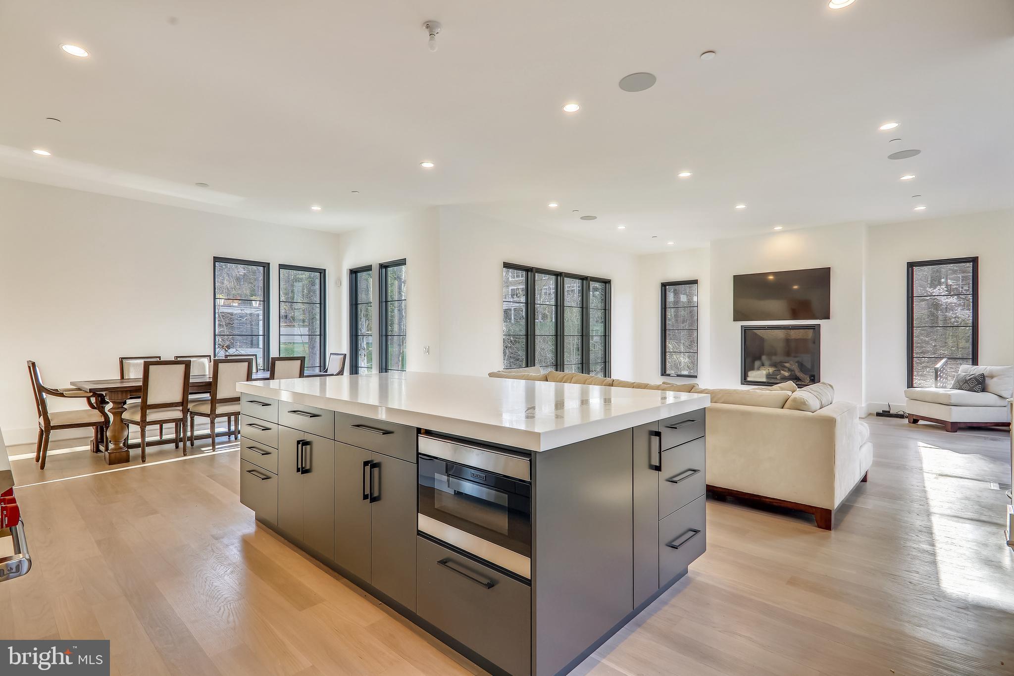 BRADLEY HILLS GROVE - Residential