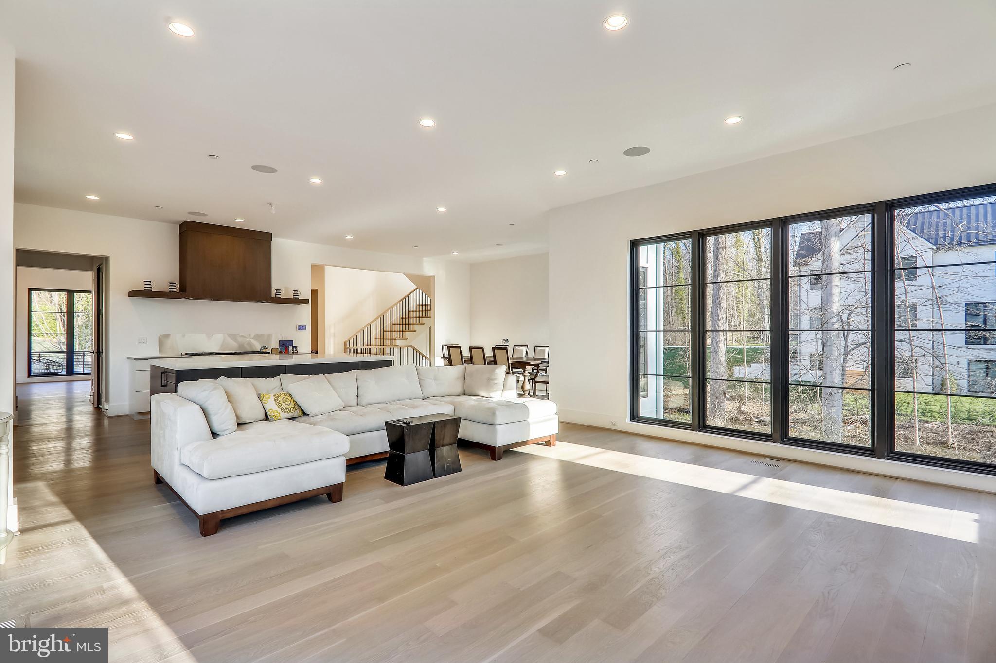 BRADLEY HILLS GROVE - Residential