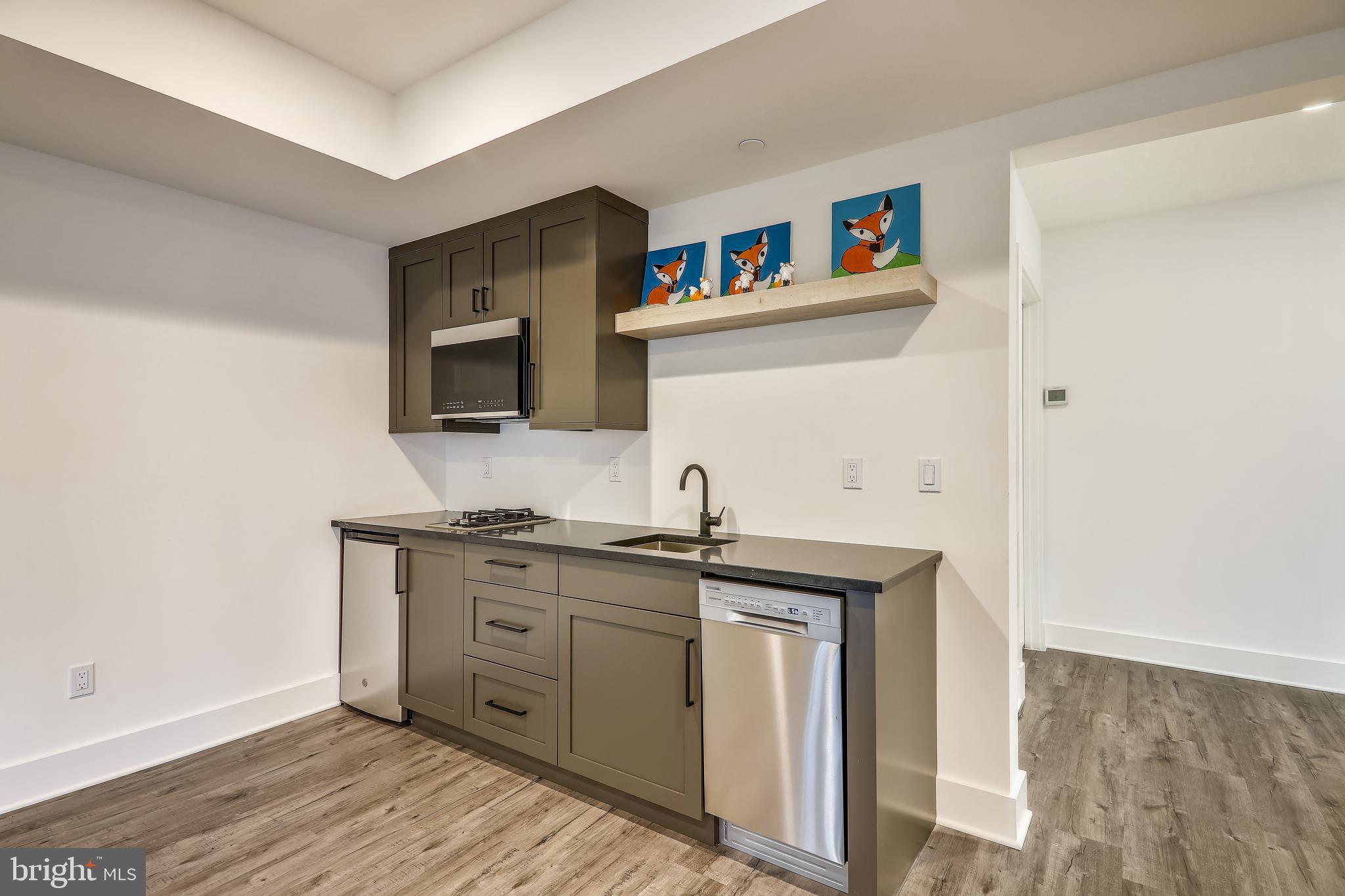 BRADLEY HILLS GROVE - Residential
