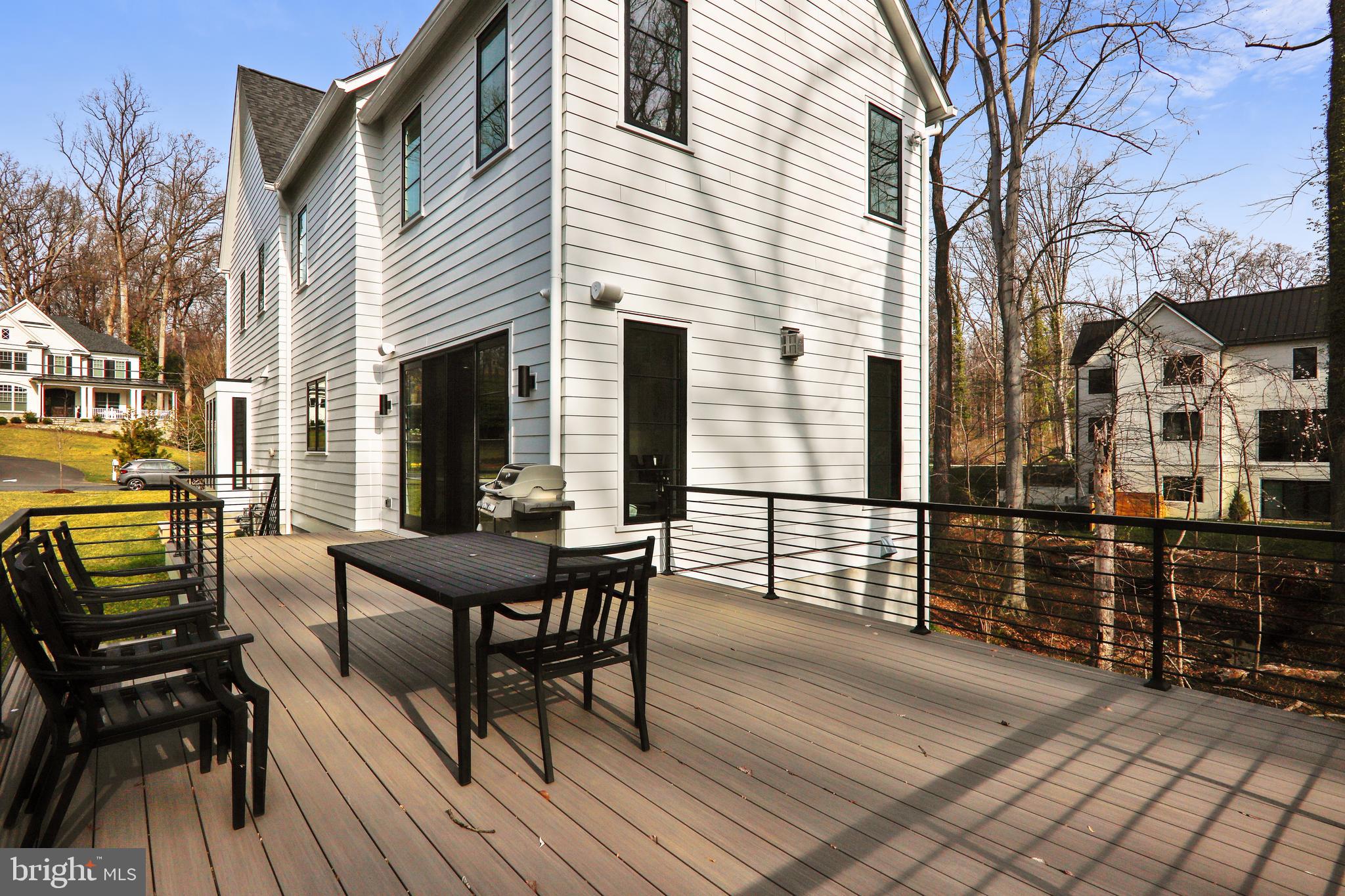 BRADLEY HILLS GROVE - Residential