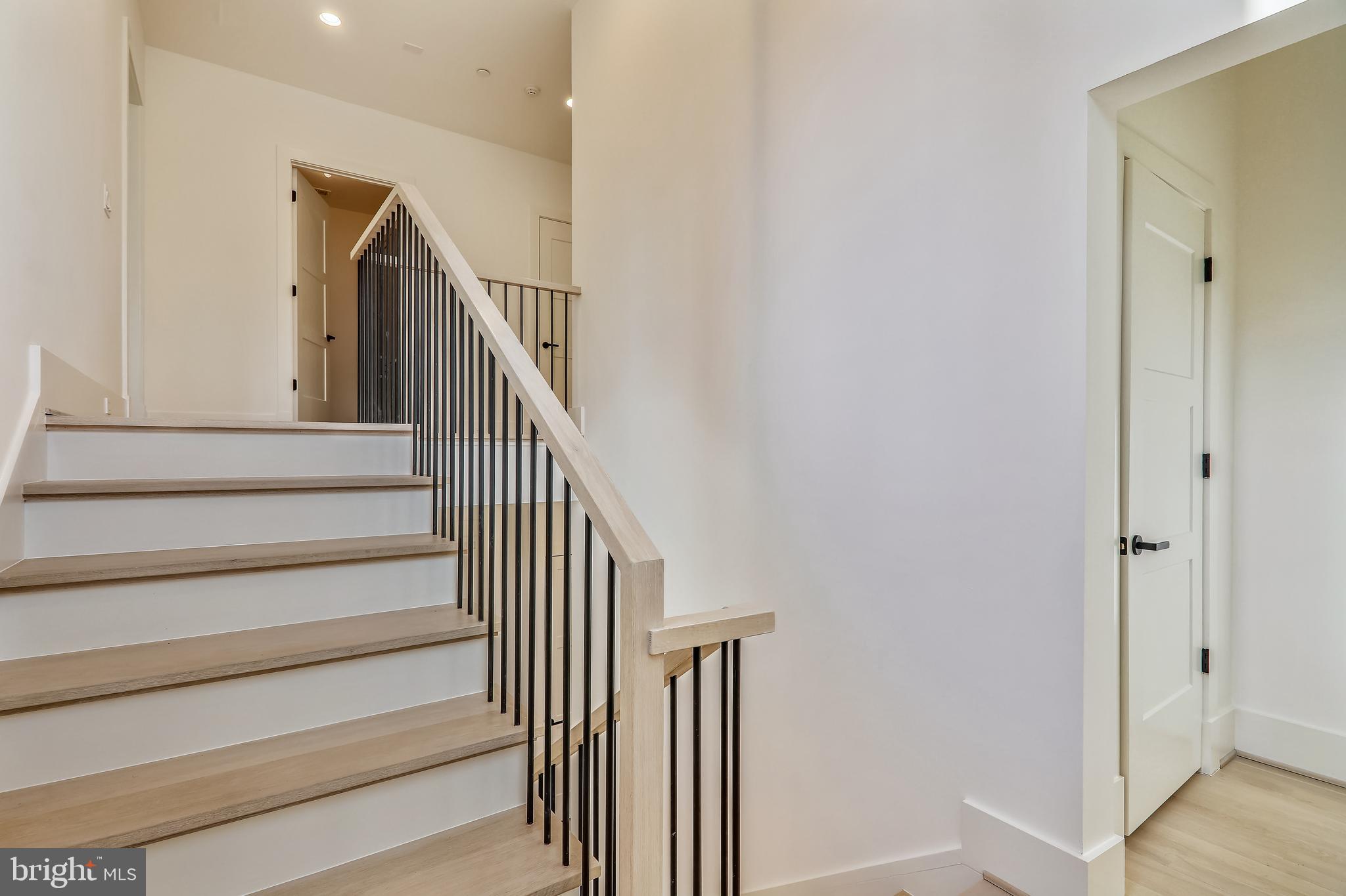 BRADLEY HILLS GROVE - Residential