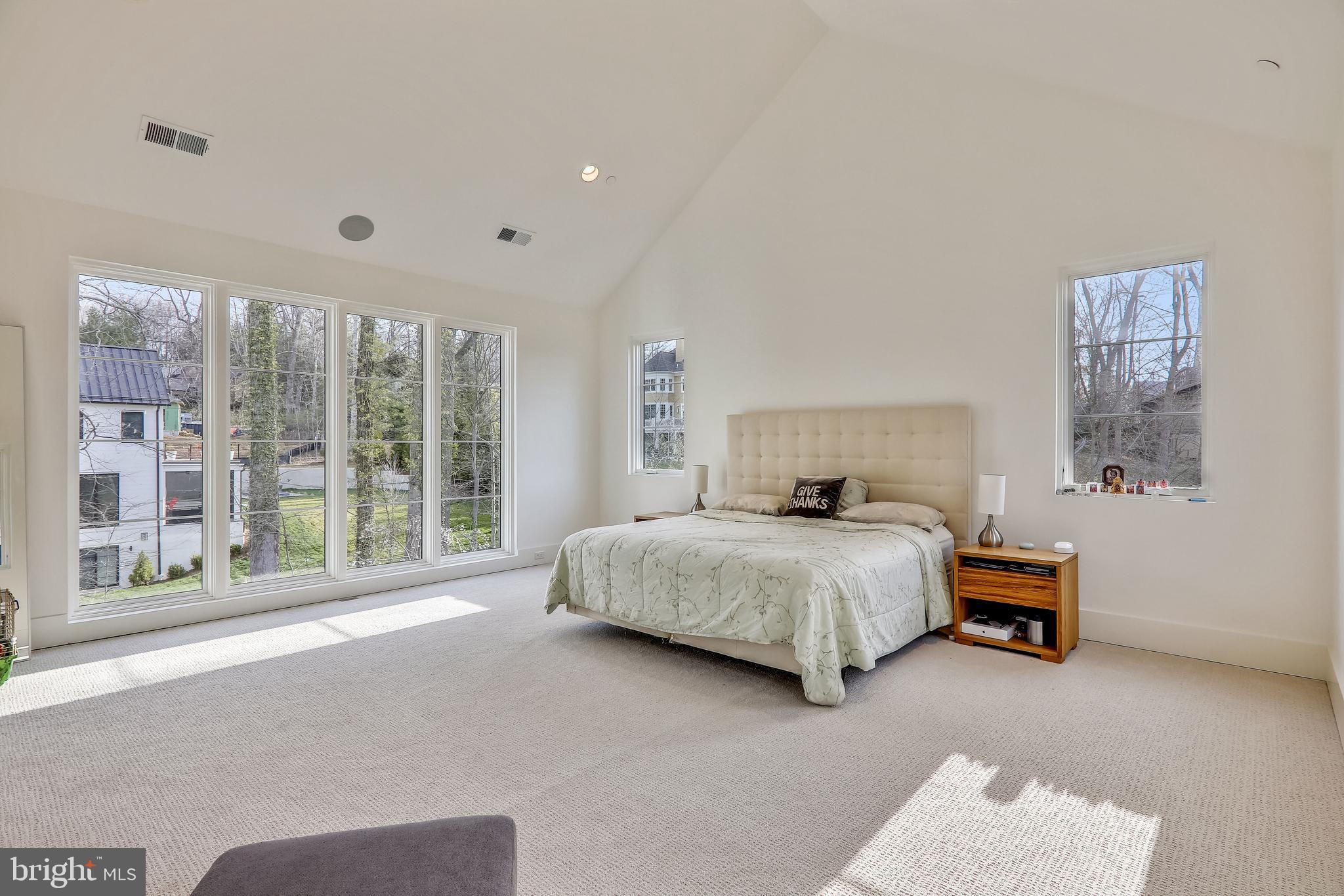 BRADLEY HILLS GROVE - Residential