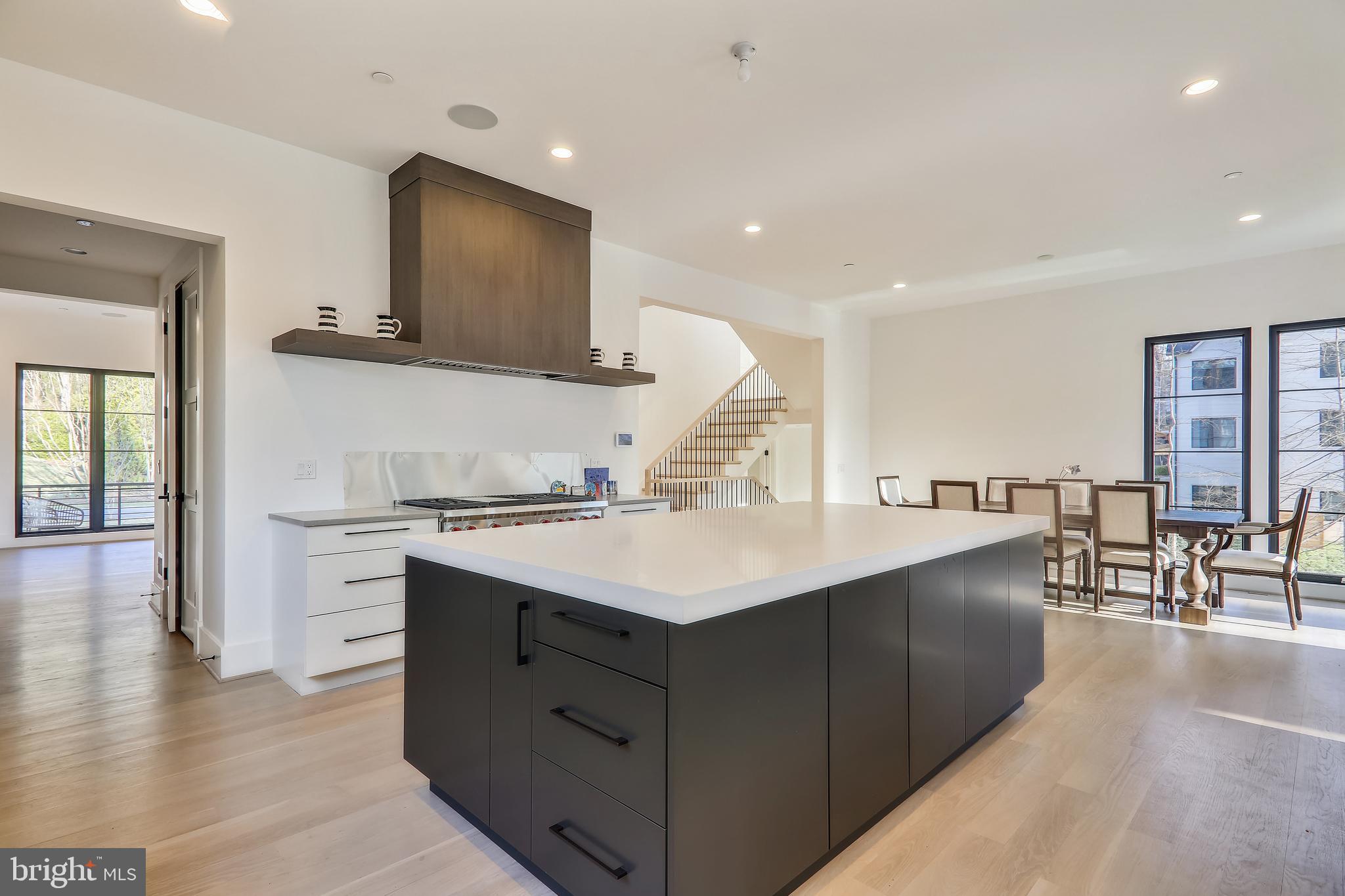 BRADLEY HILLS GROVE - Residential