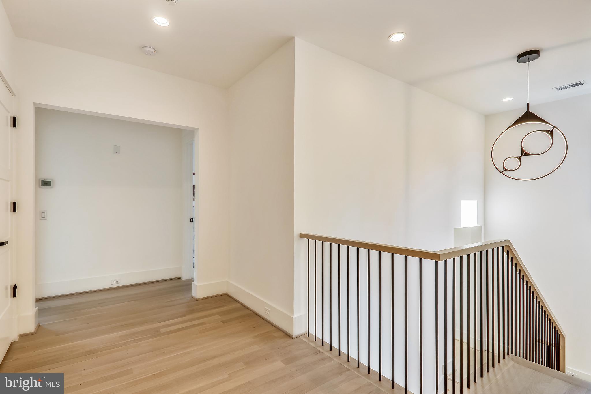 BRADLEY HILLS GROVE - Residential