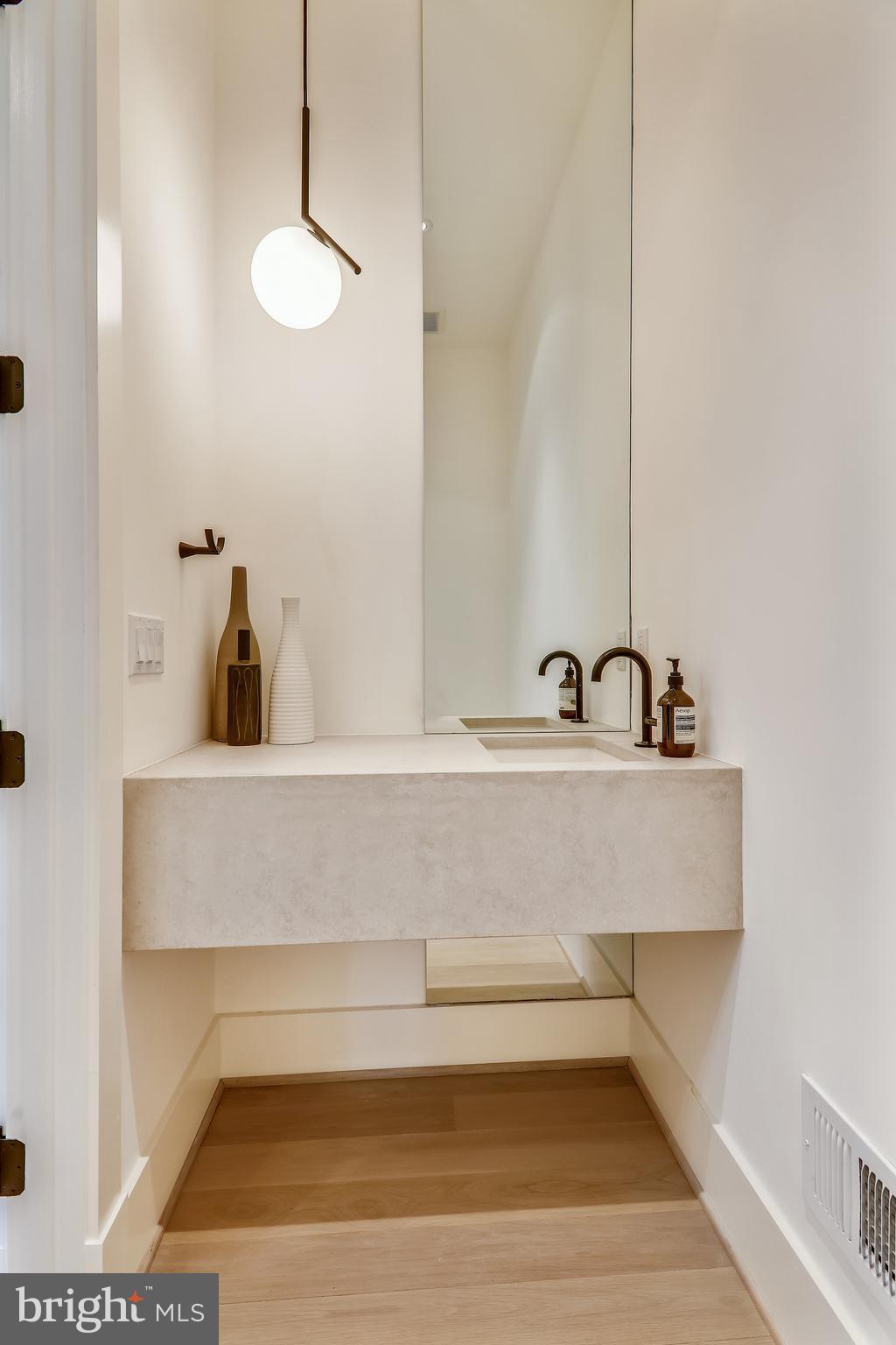 BRADLEY HILLS GROVE - Residential