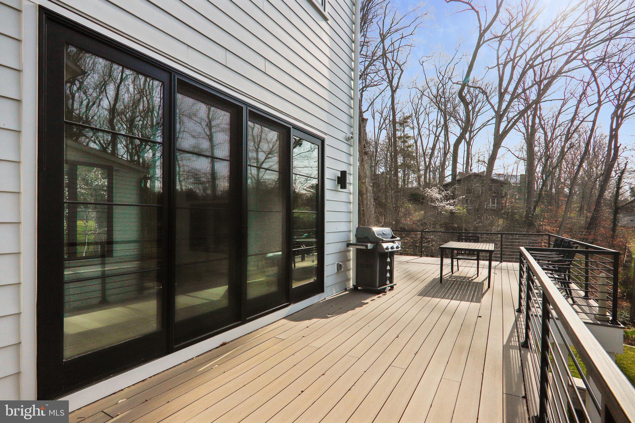 BRADLEY HILLS GROVE - Residential