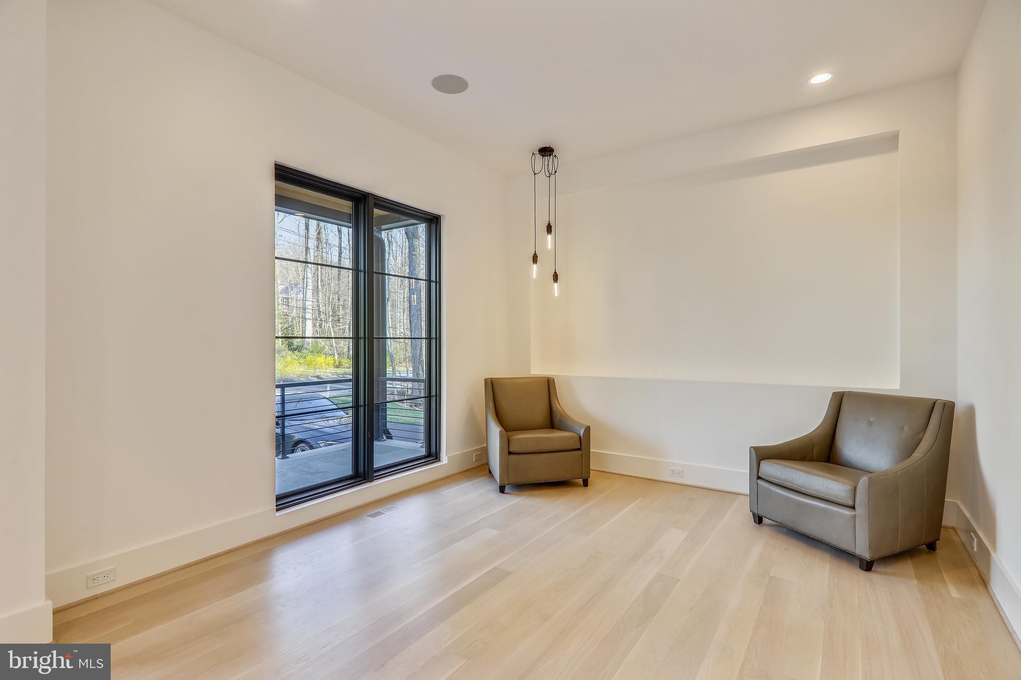 BRADLEY HILLS GROVE - Residential