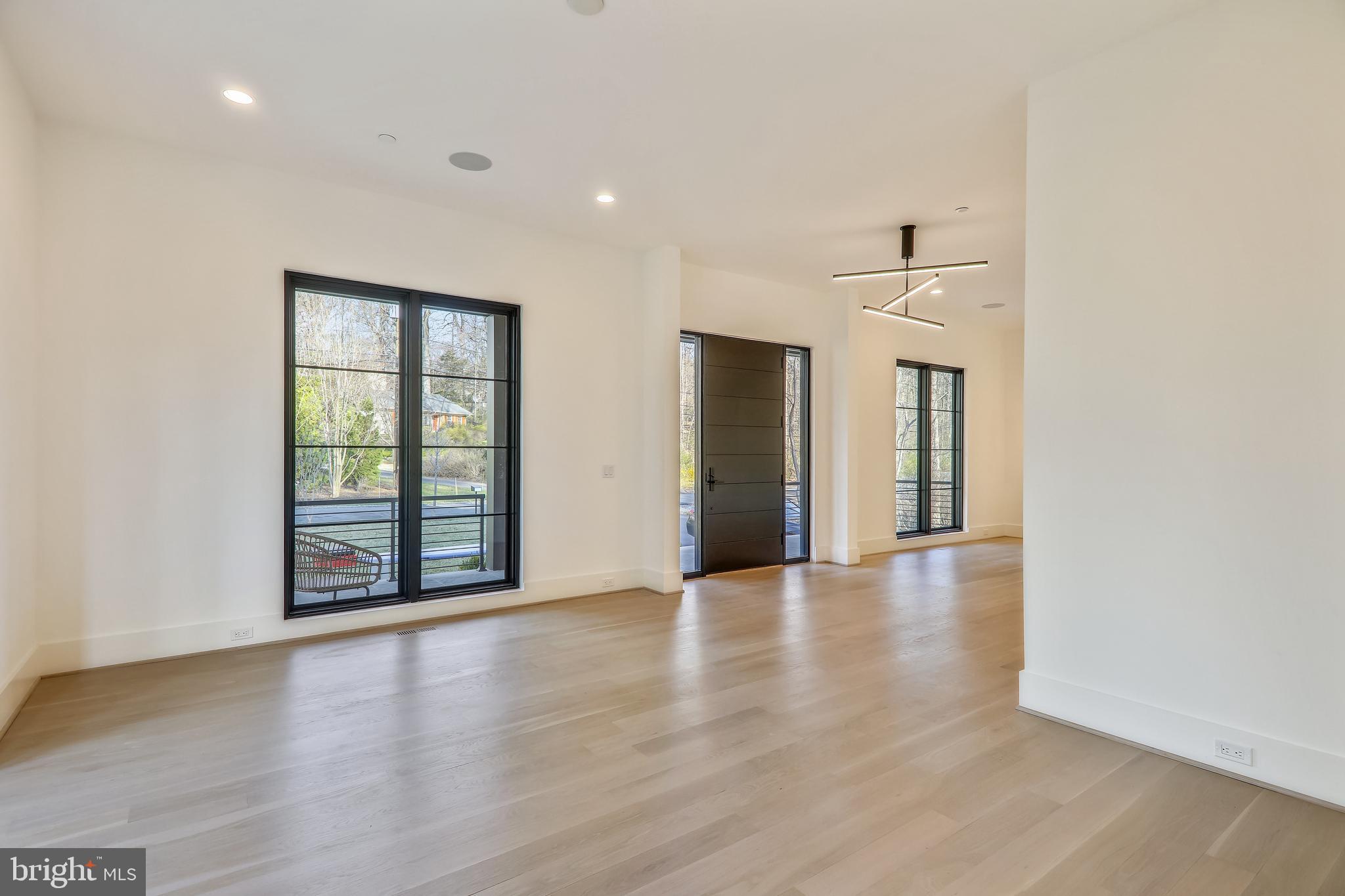 BRADLEY HILLS GROVE - Residential