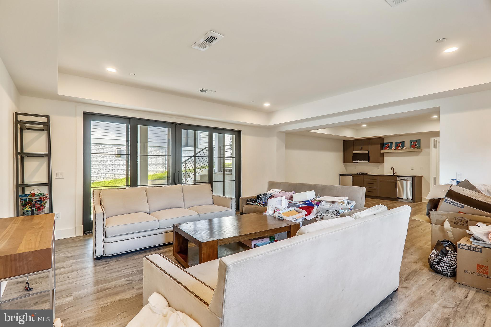 BRADLEY HILLS GROVE - Residential