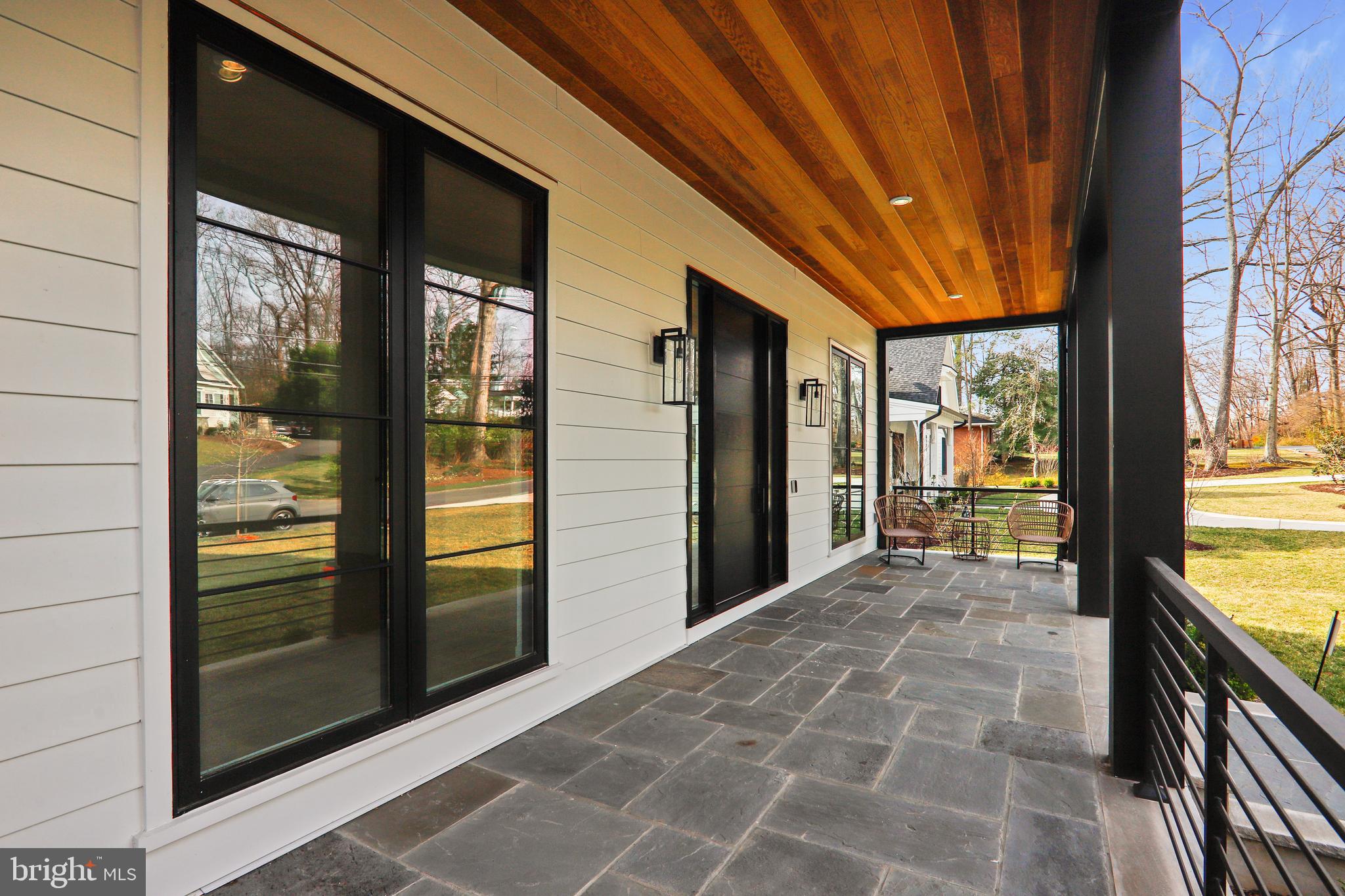 BRADLEY HILLS GROVE - Residential