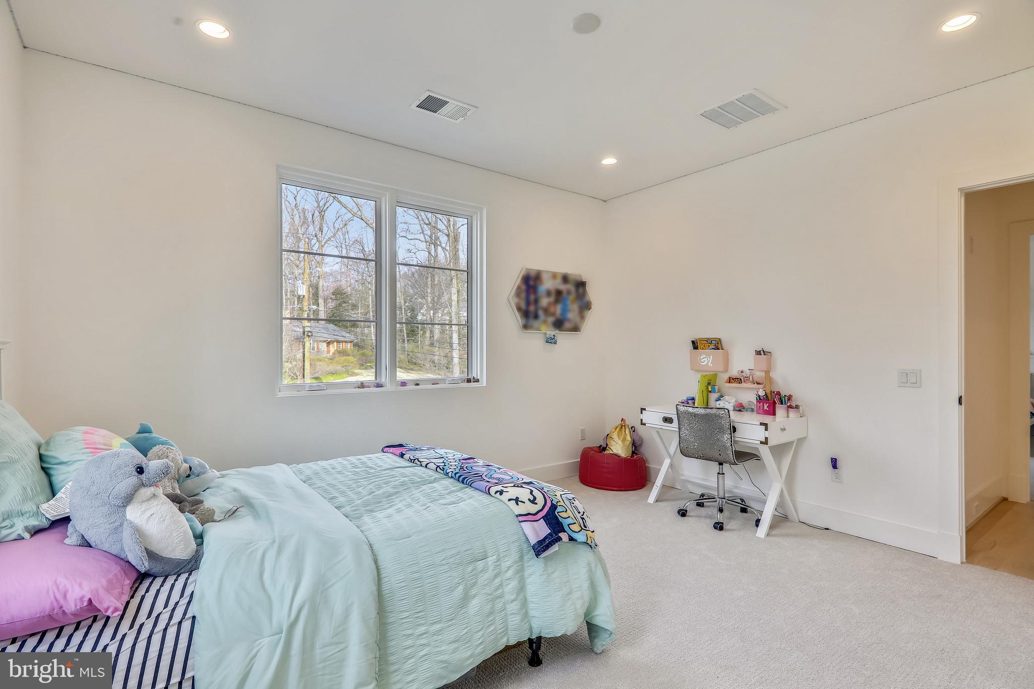 BRADLEY HILLS GROVE - Residential