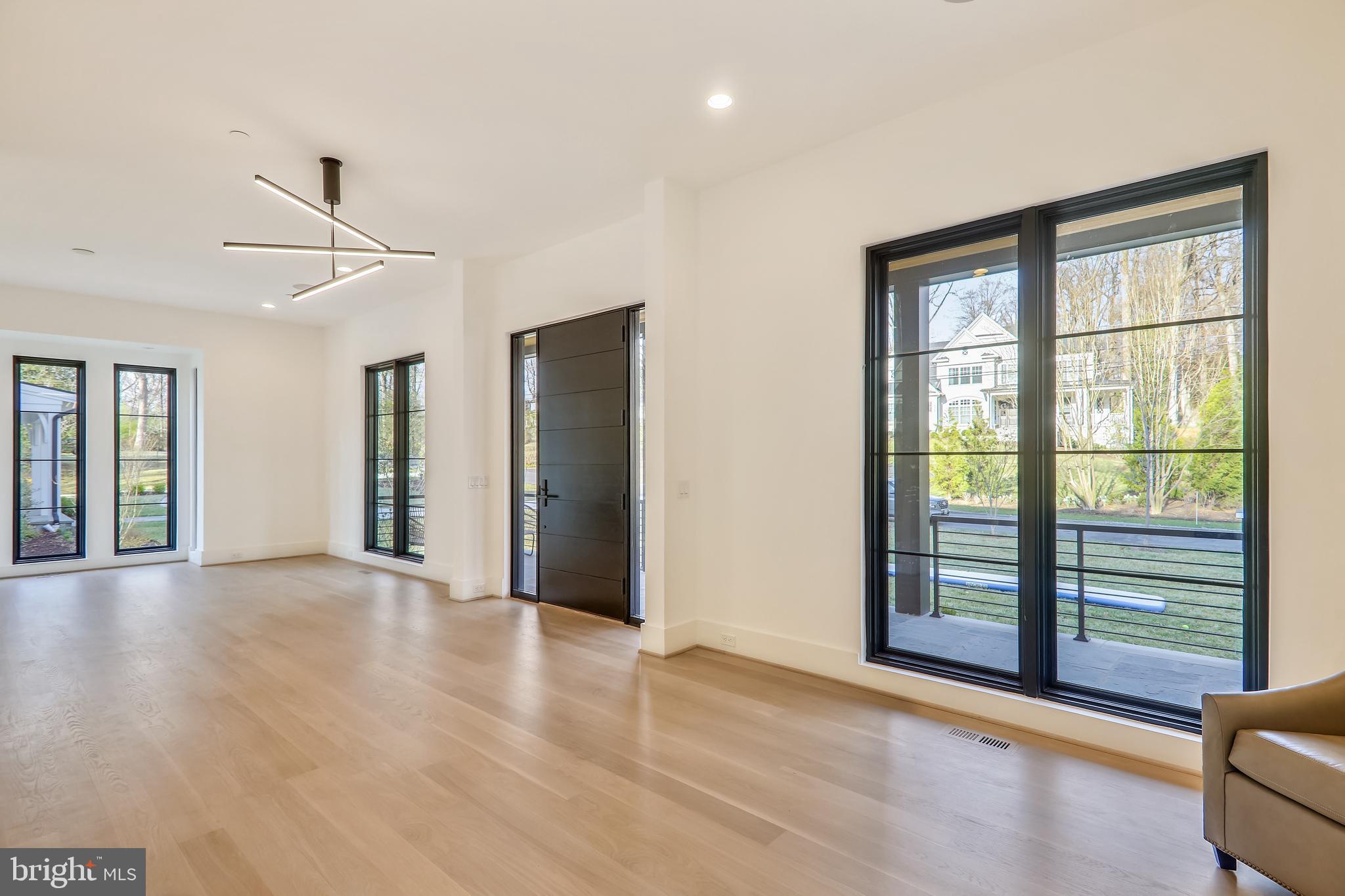 BRADLEY HILLS GROVE - Residential
