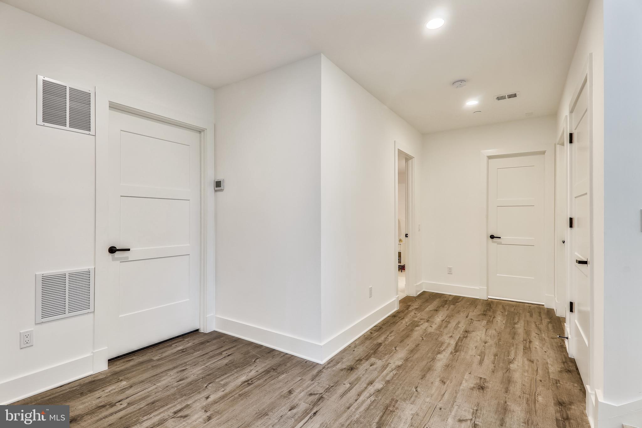 BRADLEY HILLS GROVE - Residential