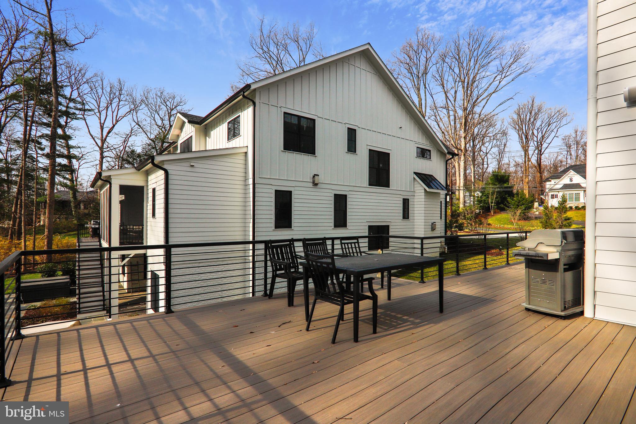 BRADLEY HILLS GROVE - Residential