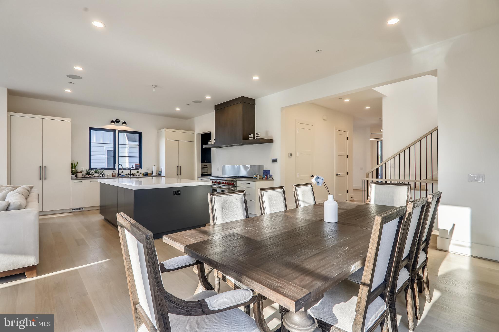 BRADLEY HILLS GROVE - Residential