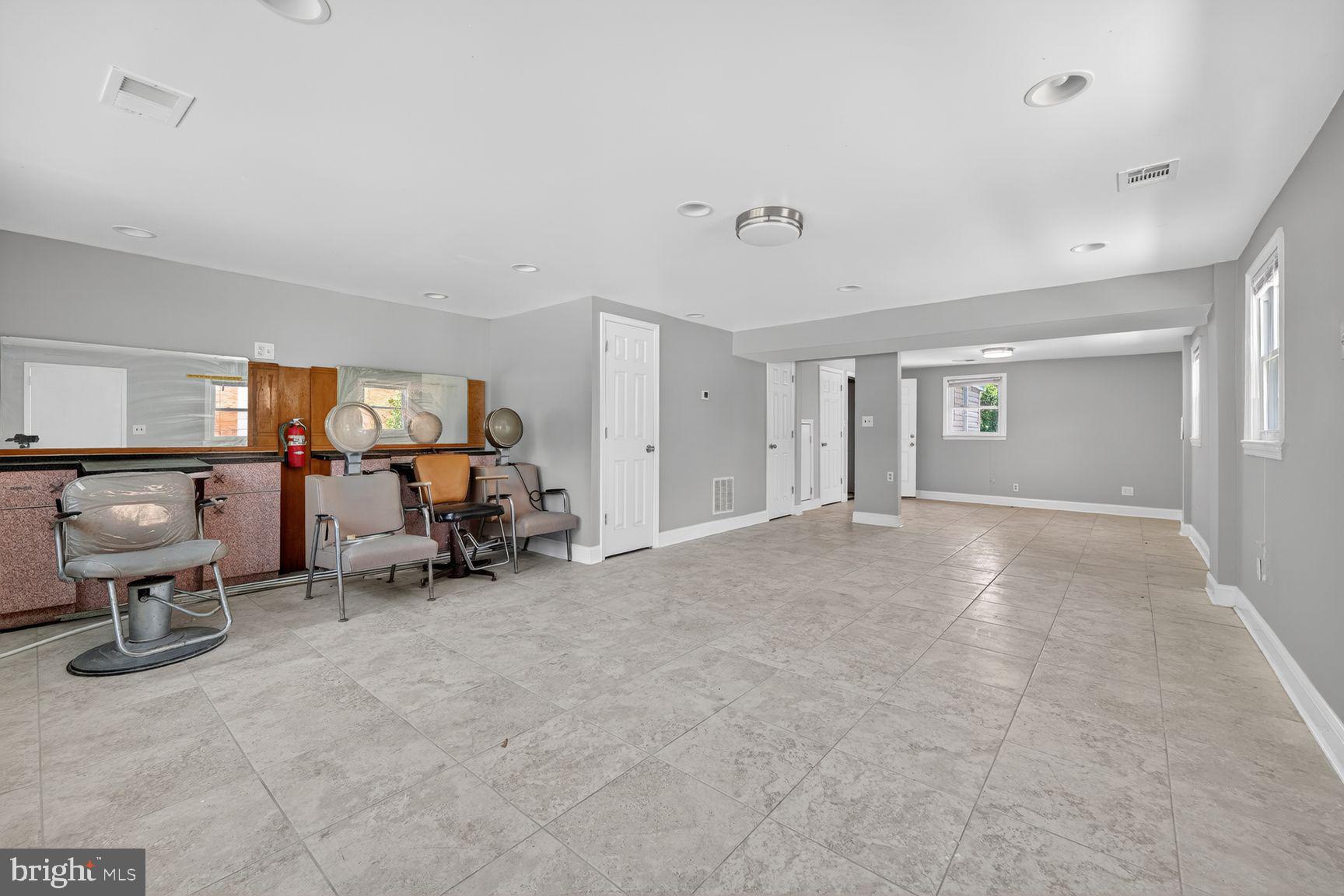 LIVINGSTON PARK - Residential