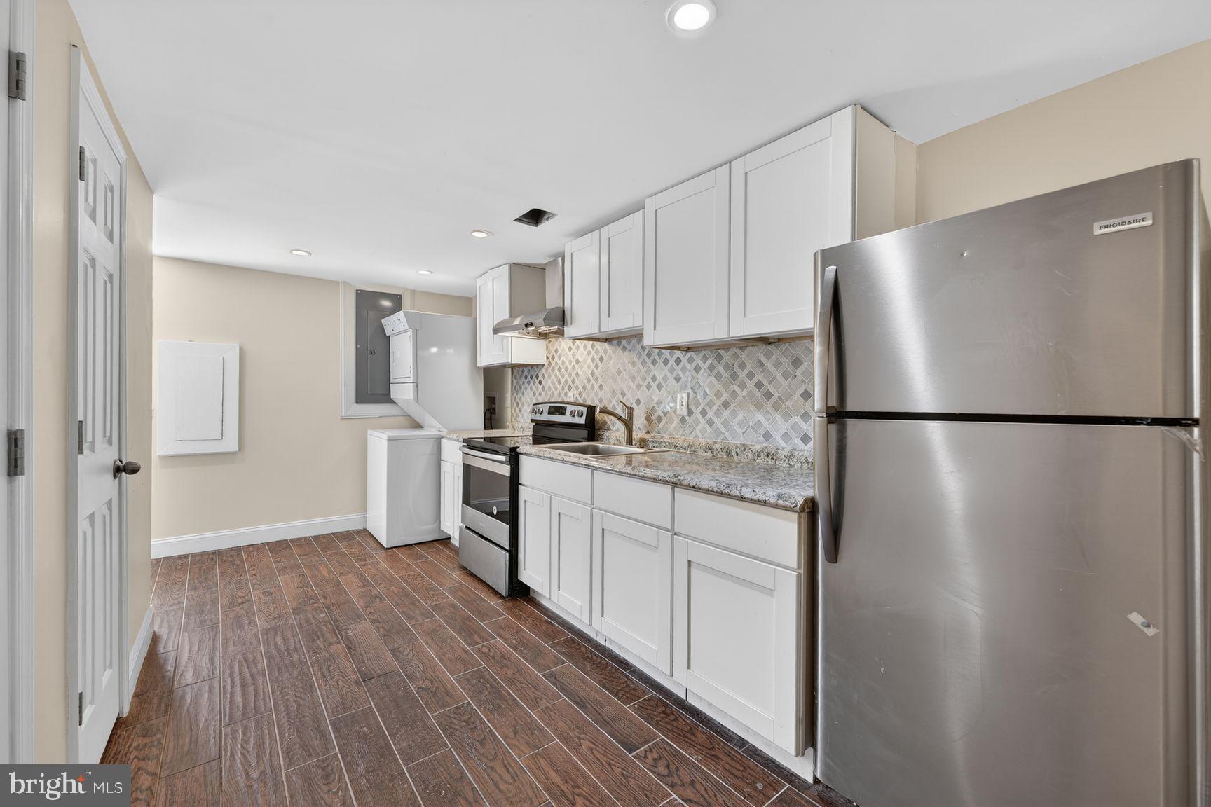 LIVINGSTON PARK - Residential
