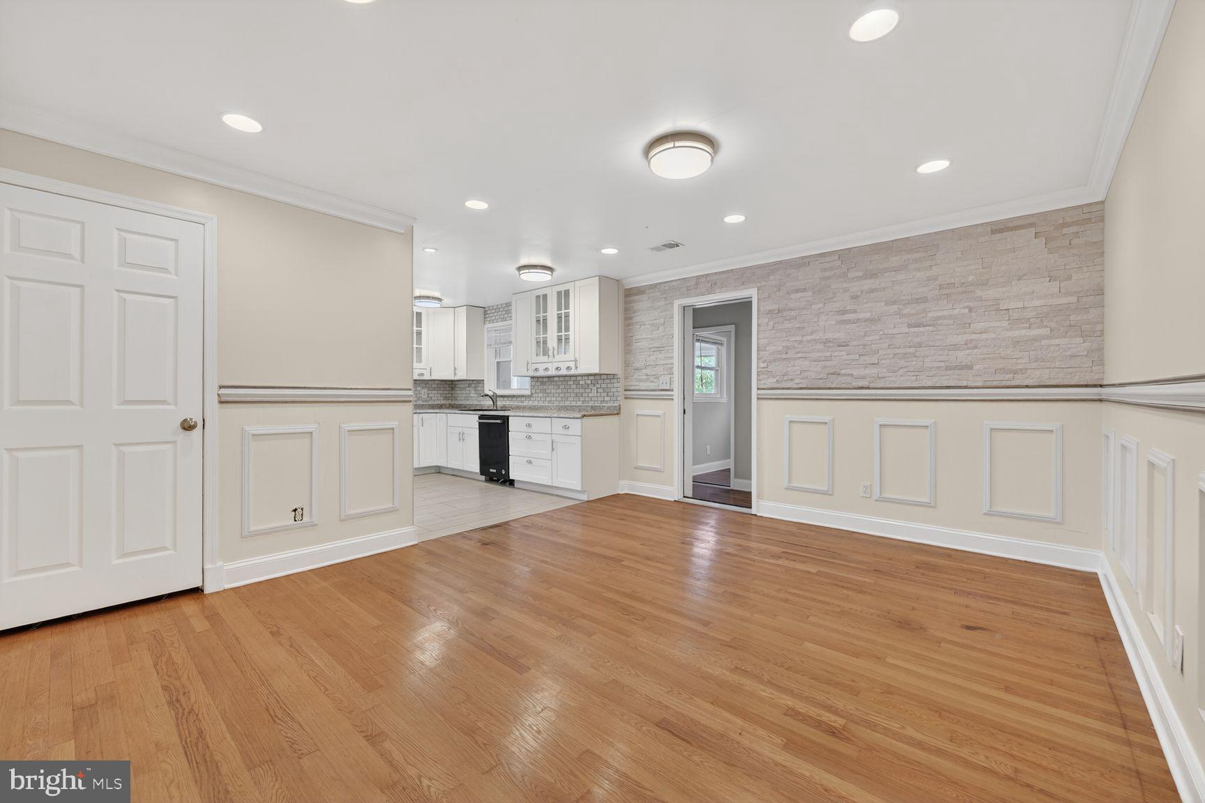 LIVINGSTON PARK - Residential