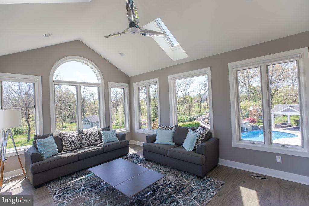 MERRICK FARM - Residential