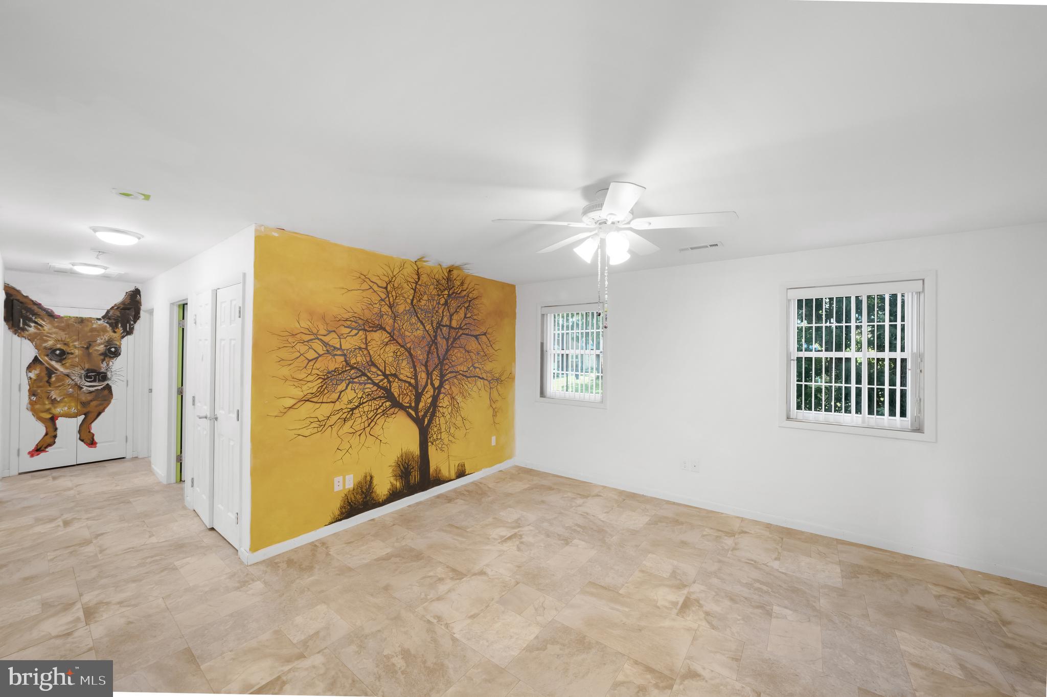 MONTROSE MANOR - Residential