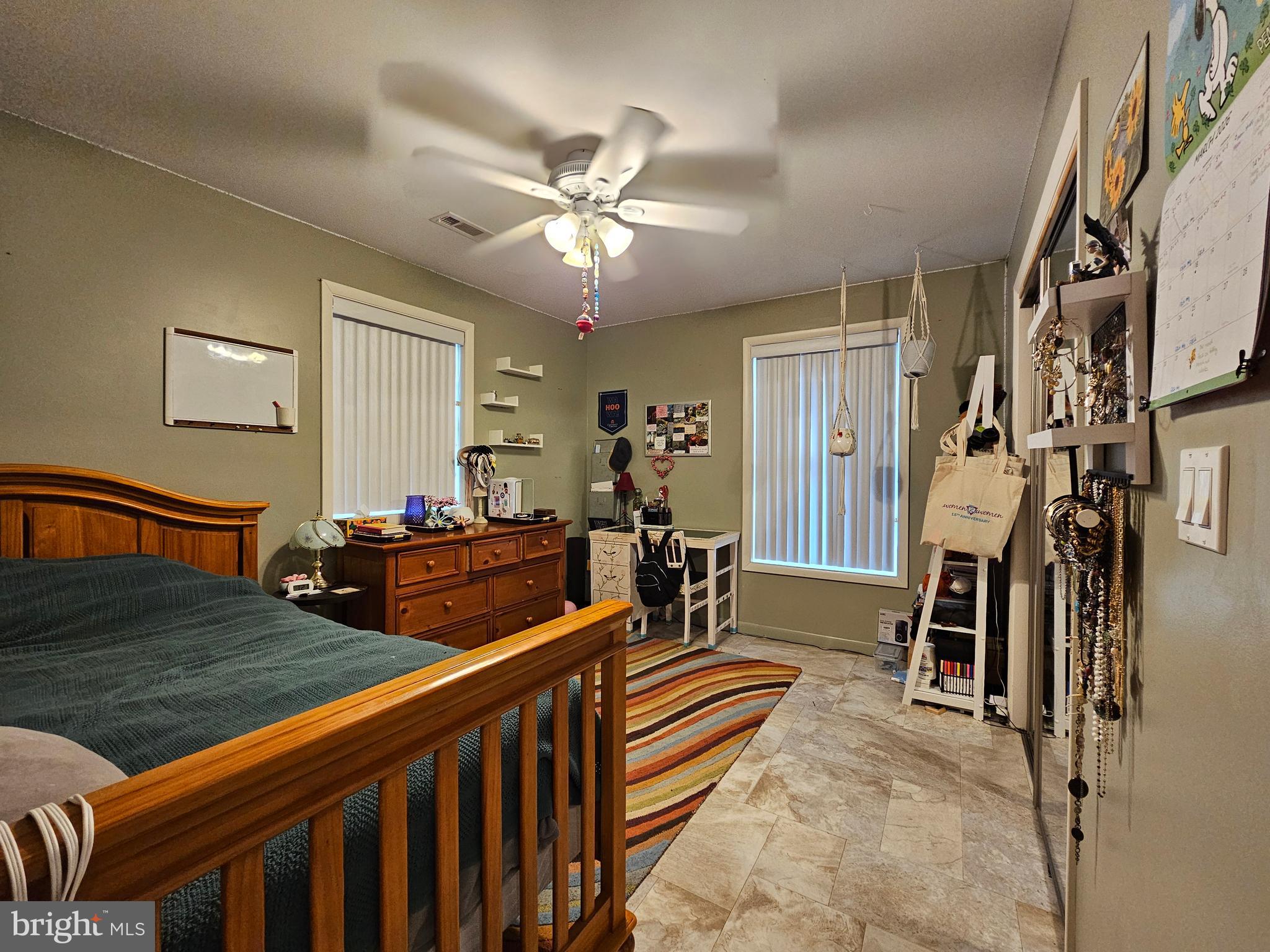MONTROSE MANOR - Residential