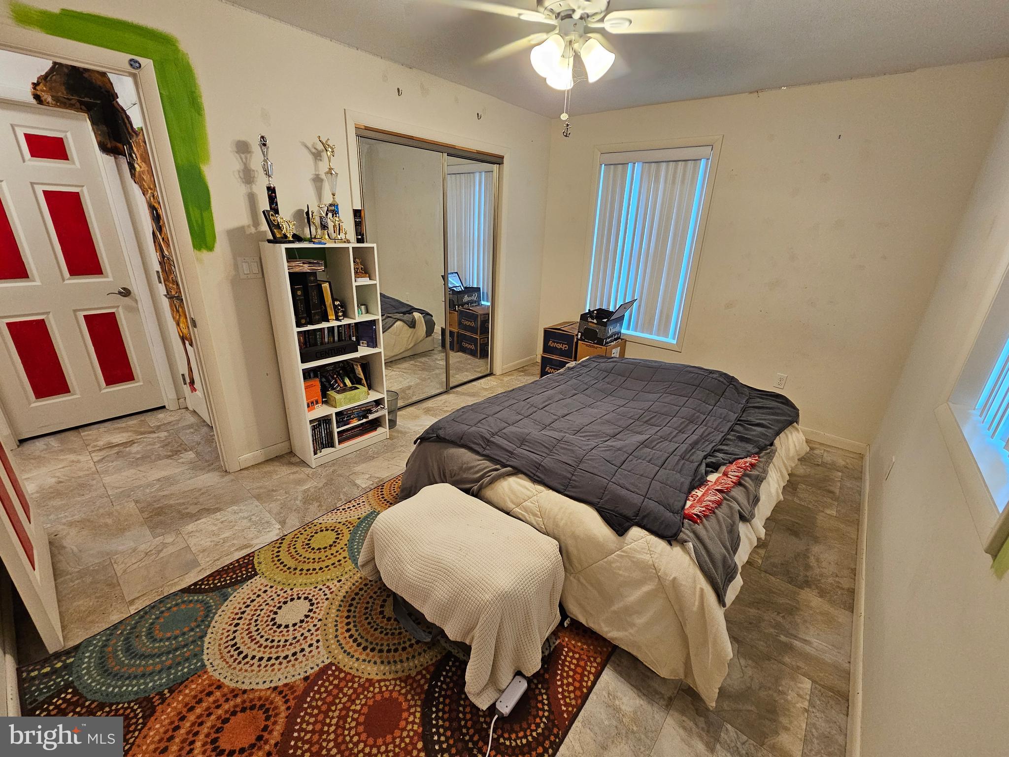 MONTROSE MANOR - Residential