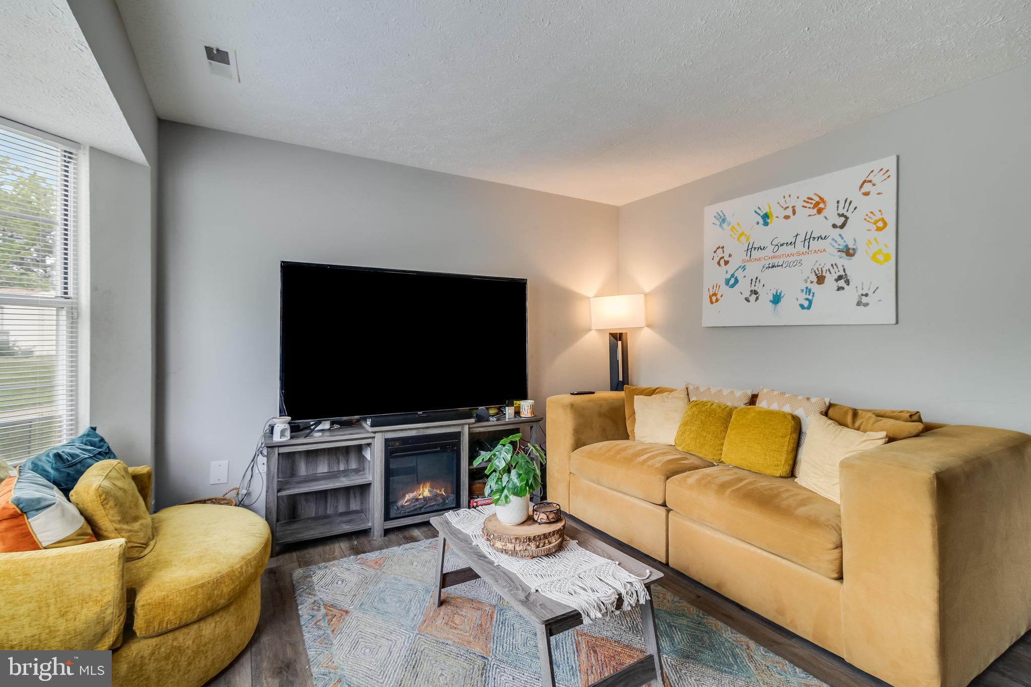 WESTBURY - Residential