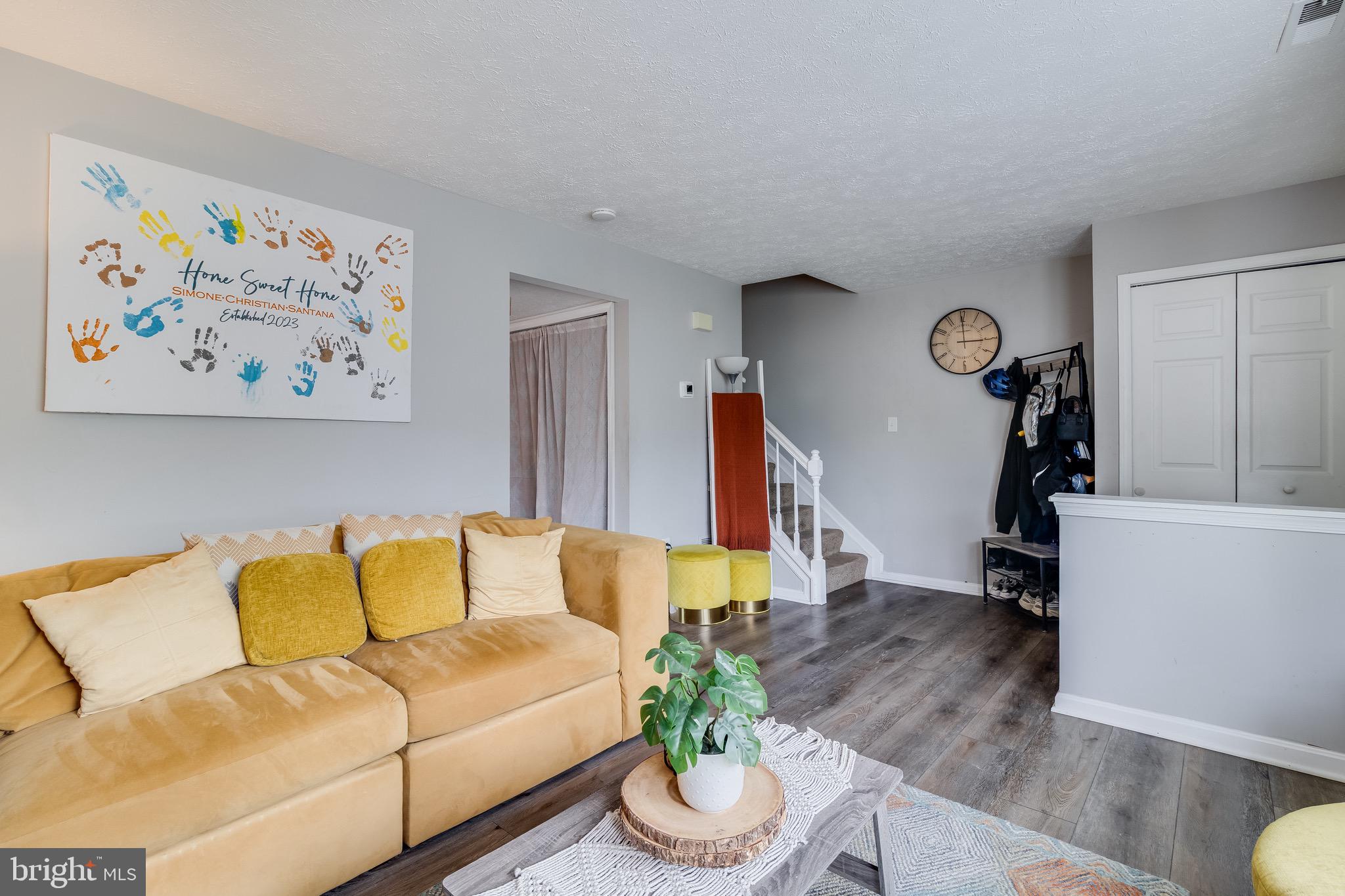 WESTBURY - Residential