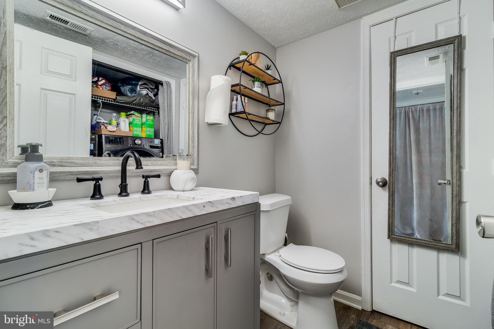WESTBURY - Residential