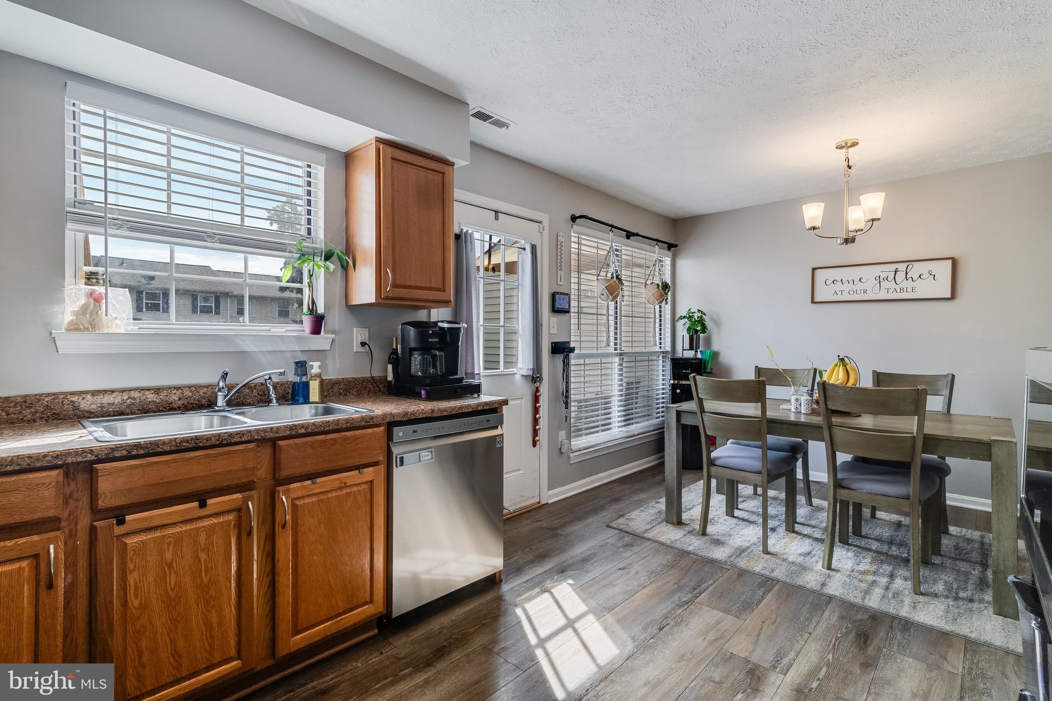 WESTBURY - Residential