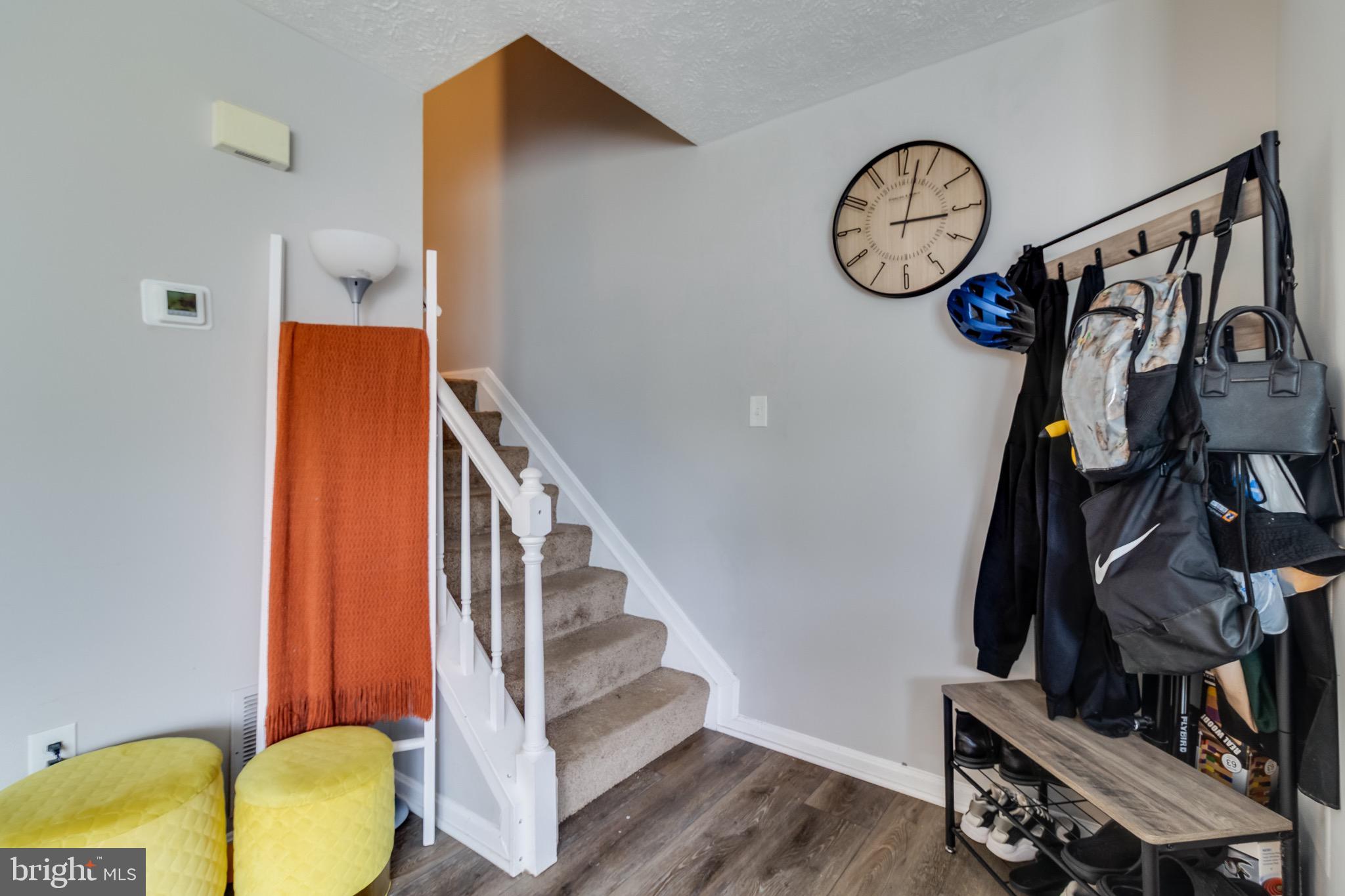 WESTBURY - Residential