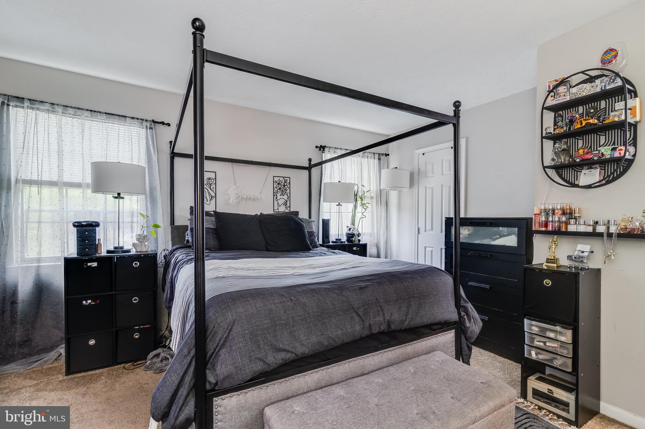WESTBURY - Residential