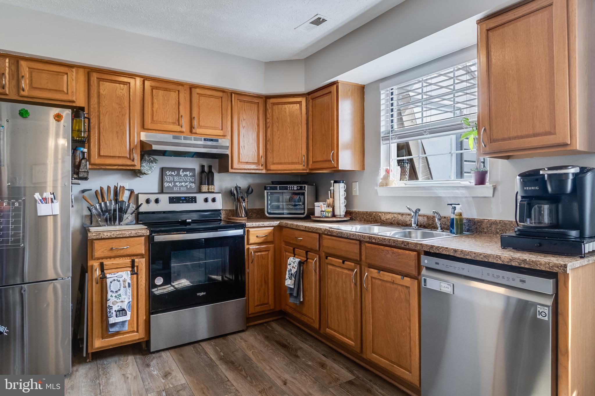 WESTBURY - Residential