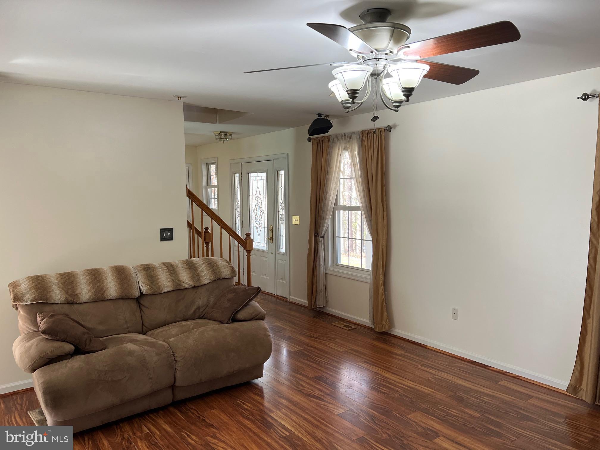PRESIDENTIAL LAKES - Residential