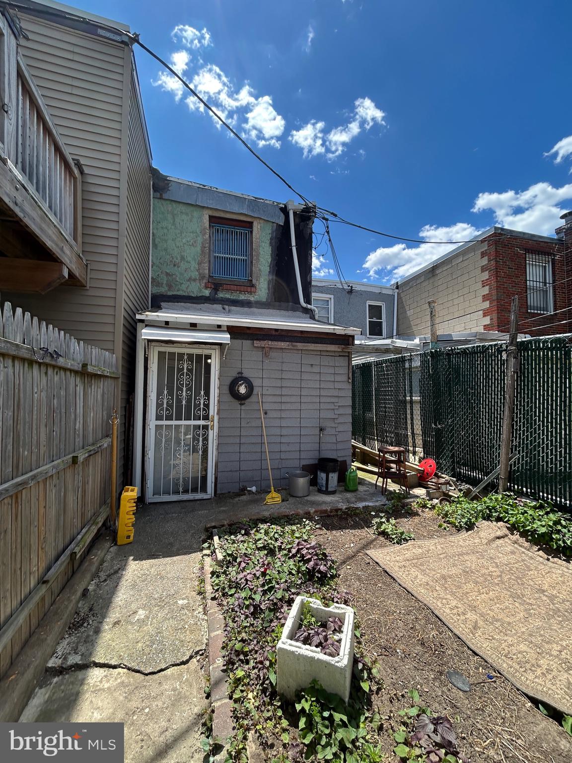 KENSINGTON - Residential