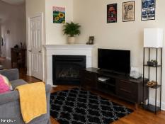 FAIRMOUNT - Residential