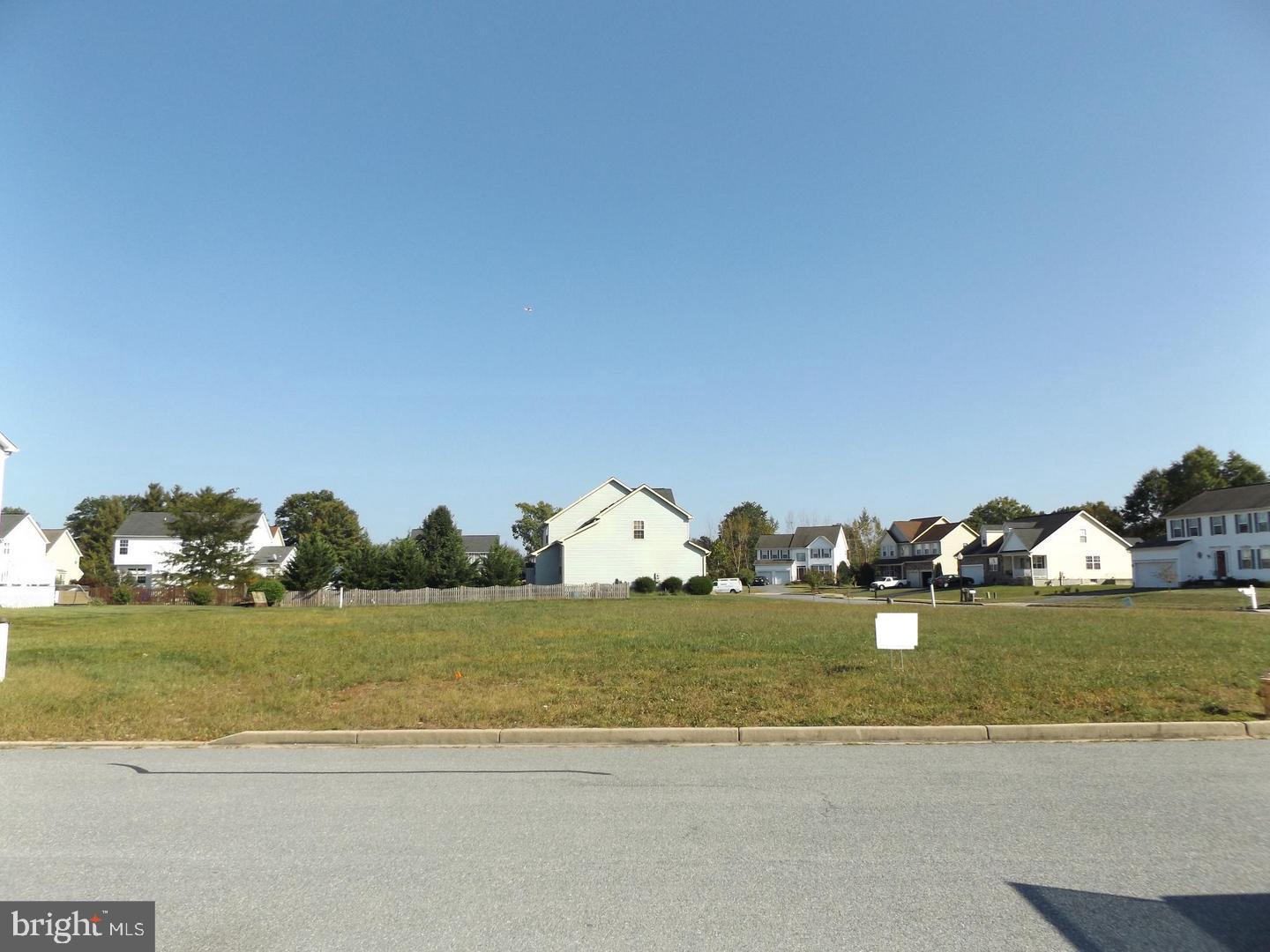 SOUTHGATE - Land