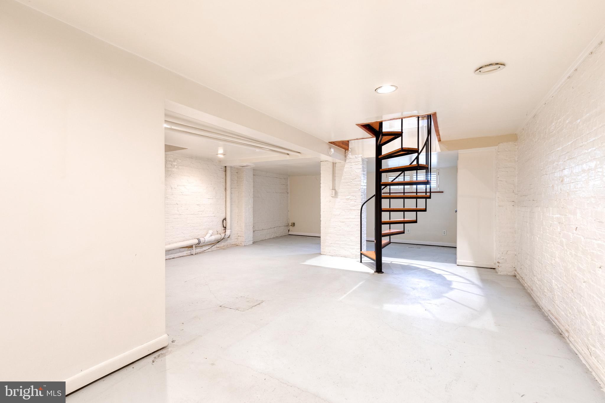 MEDFIELD - Residential