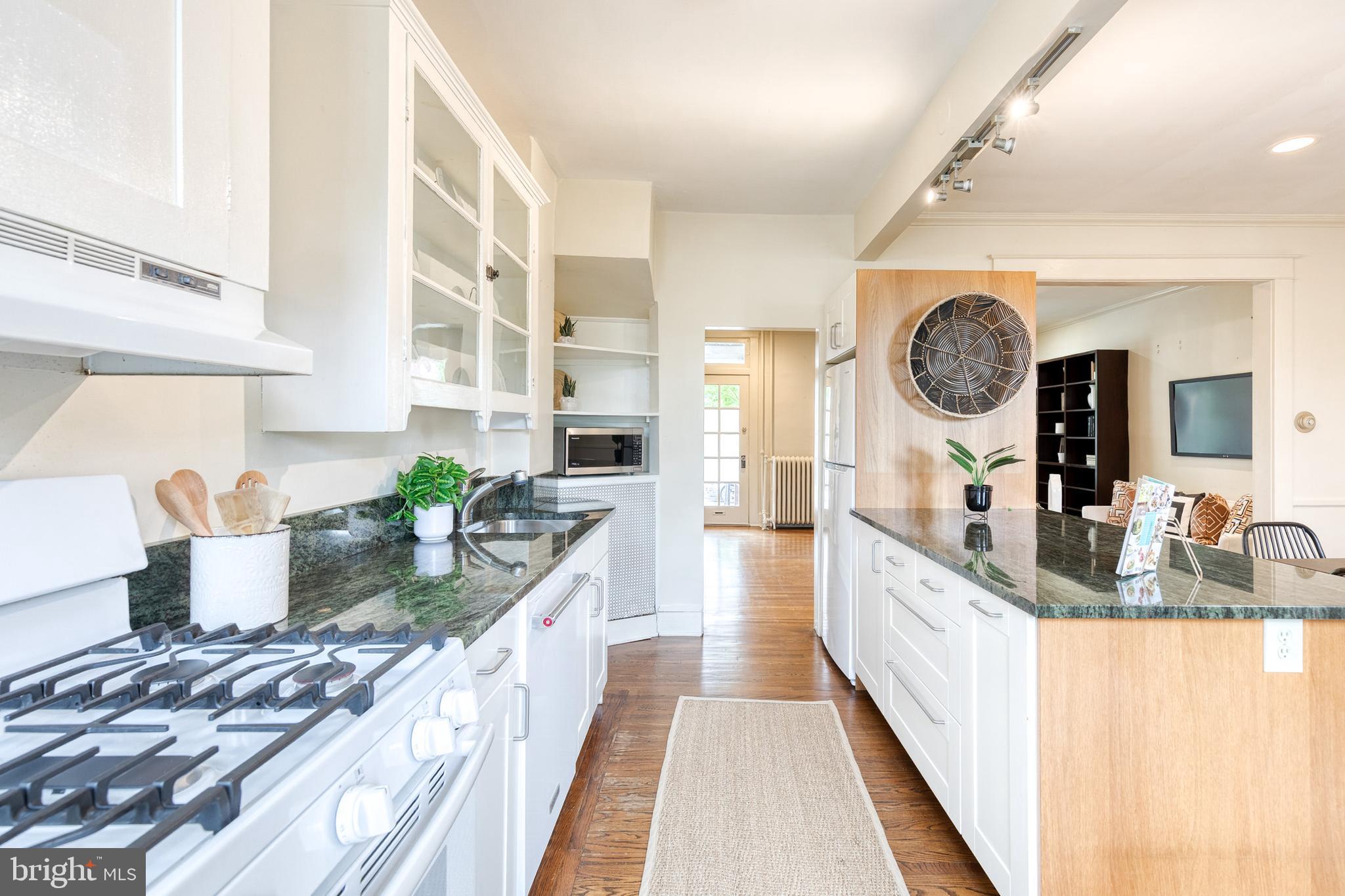 MEDFIELD - Residential