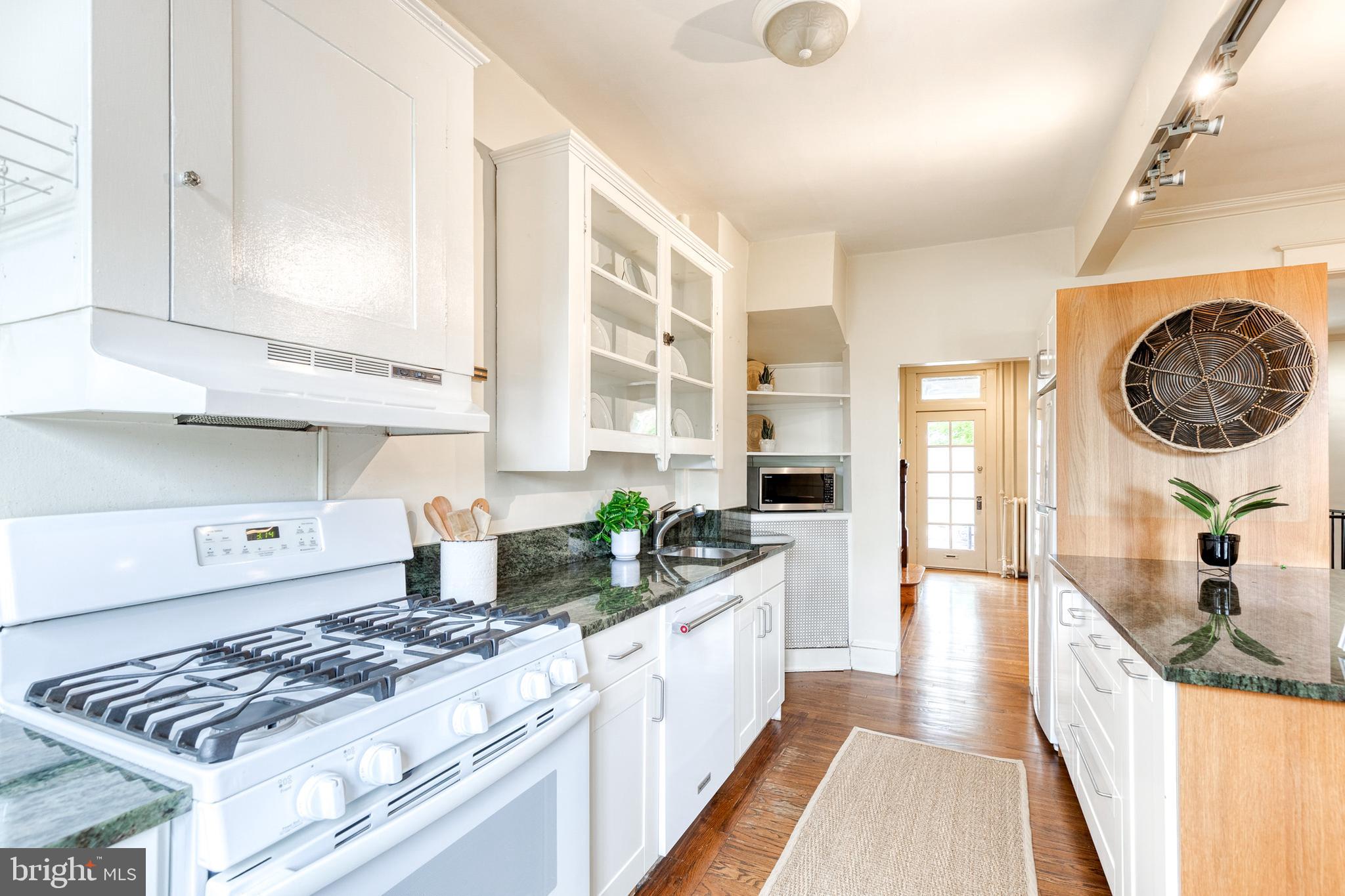 MEDFIELD - Residential