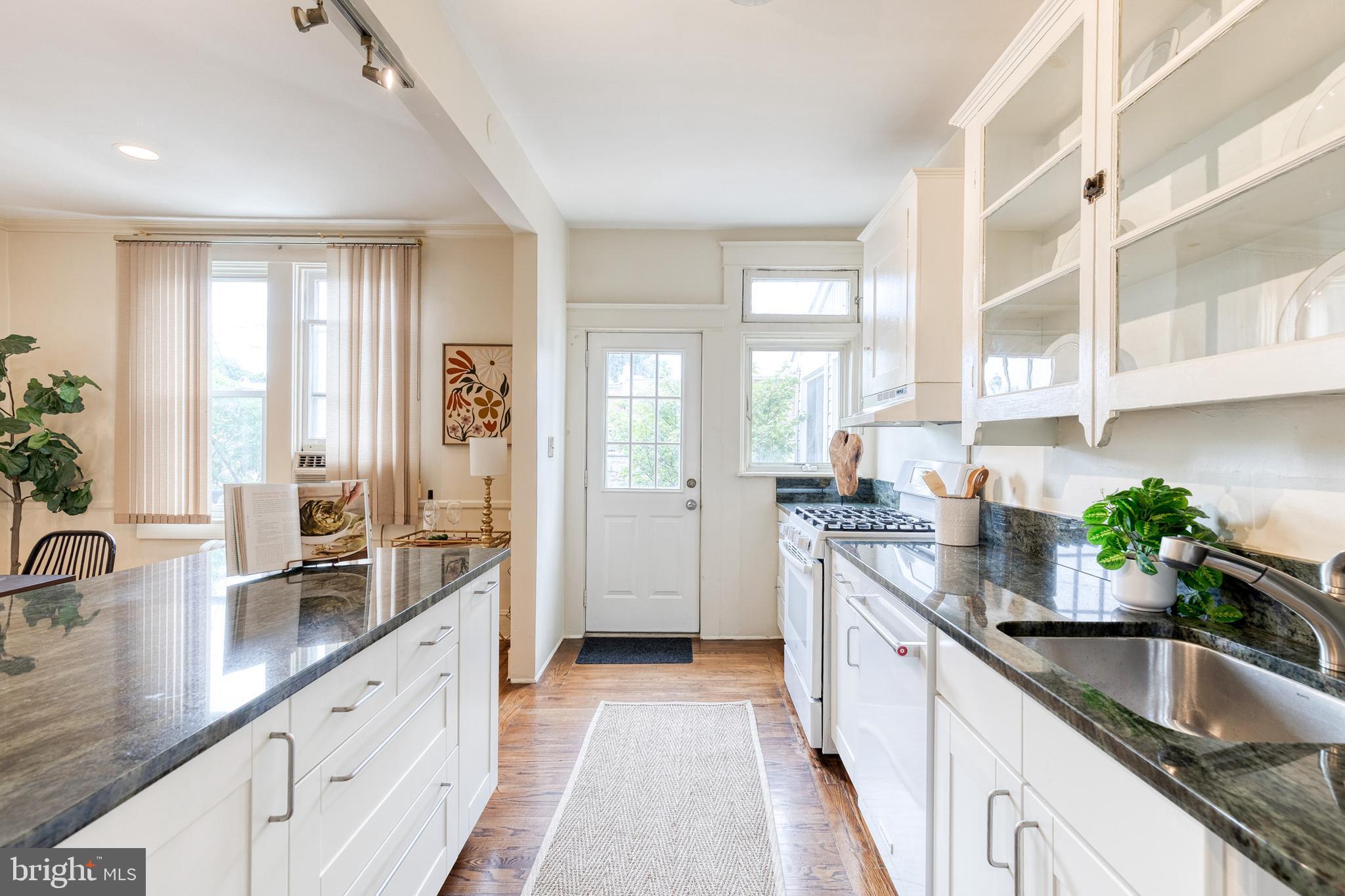 MEDFIELD - Residential